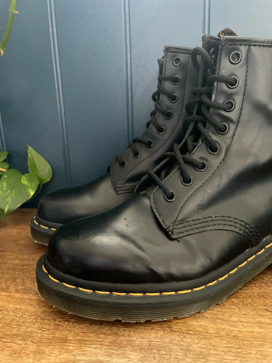 Women’s Dr Martens 1460 Premium Leather Lace Up Boots In Black - UK 5 - 2321