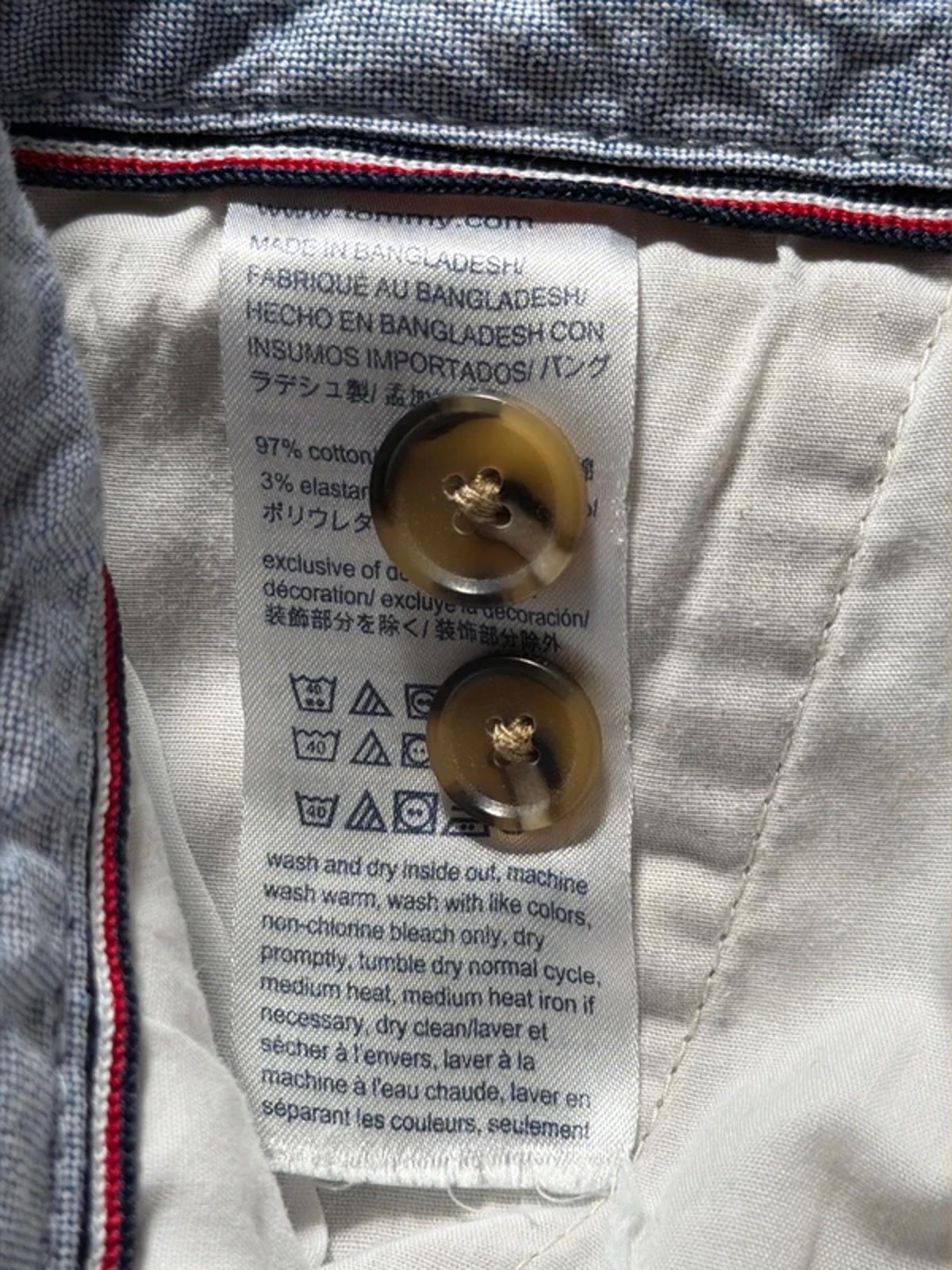 Mens Tommy Hilfiger Classic Fit Chino Shorts In Beige - W30 - 3258