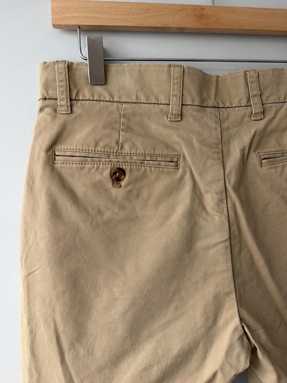 Women’s Tommy Hilfiger Classic Fit Chino Shorts In Beige - W30 - 3258