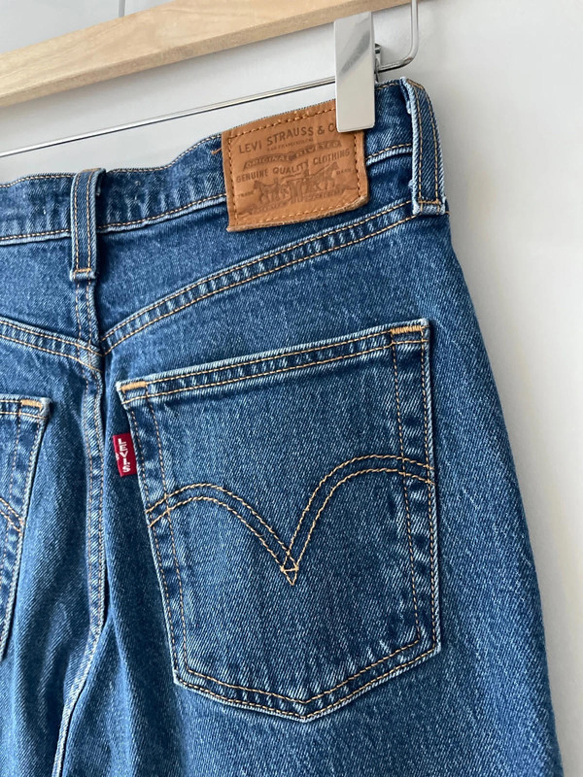 Women’s Levi’s High Waisted Ribcage Boot Straight Fit Jeans In Navy - W26/L31 - 2562