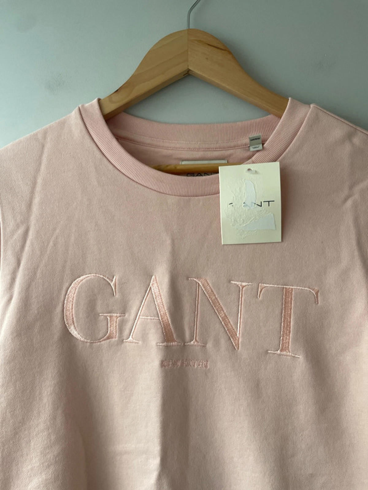 Women's GANT Tonal Graphic Jersey Sweatshirt In Pink - Small - 2812