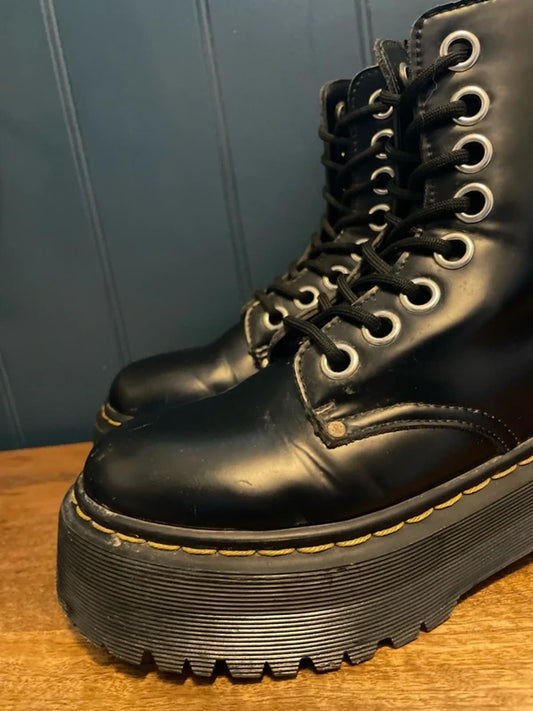 Women’s Dr Martens Jadon Max Buttero Leather Platform Boots in Black - UK6 - 2920