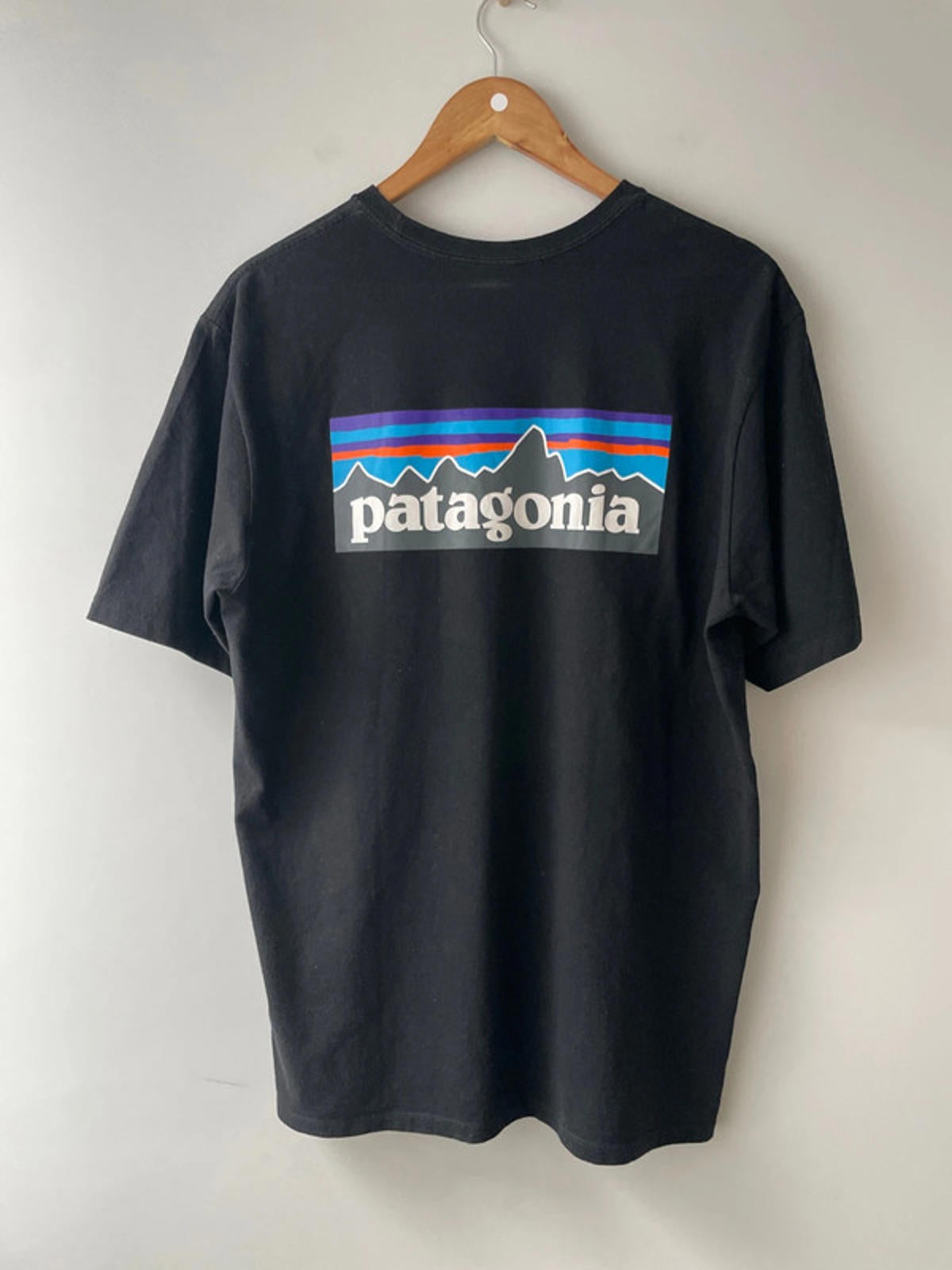 Men’s Patagonia Crew Neck Printed T-shirt In Black - Medium - 2541