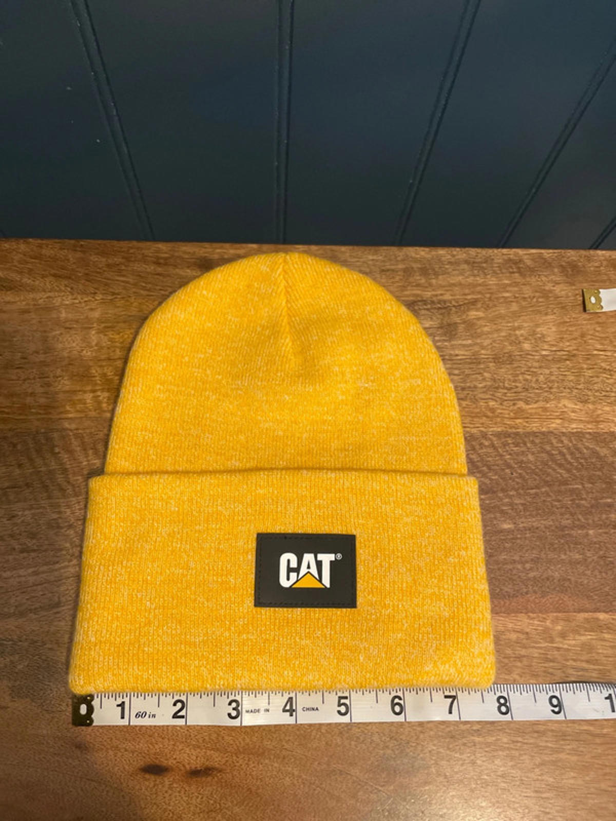 Men’s Cat WWR Label Beanie Hat In Yellow - 2602