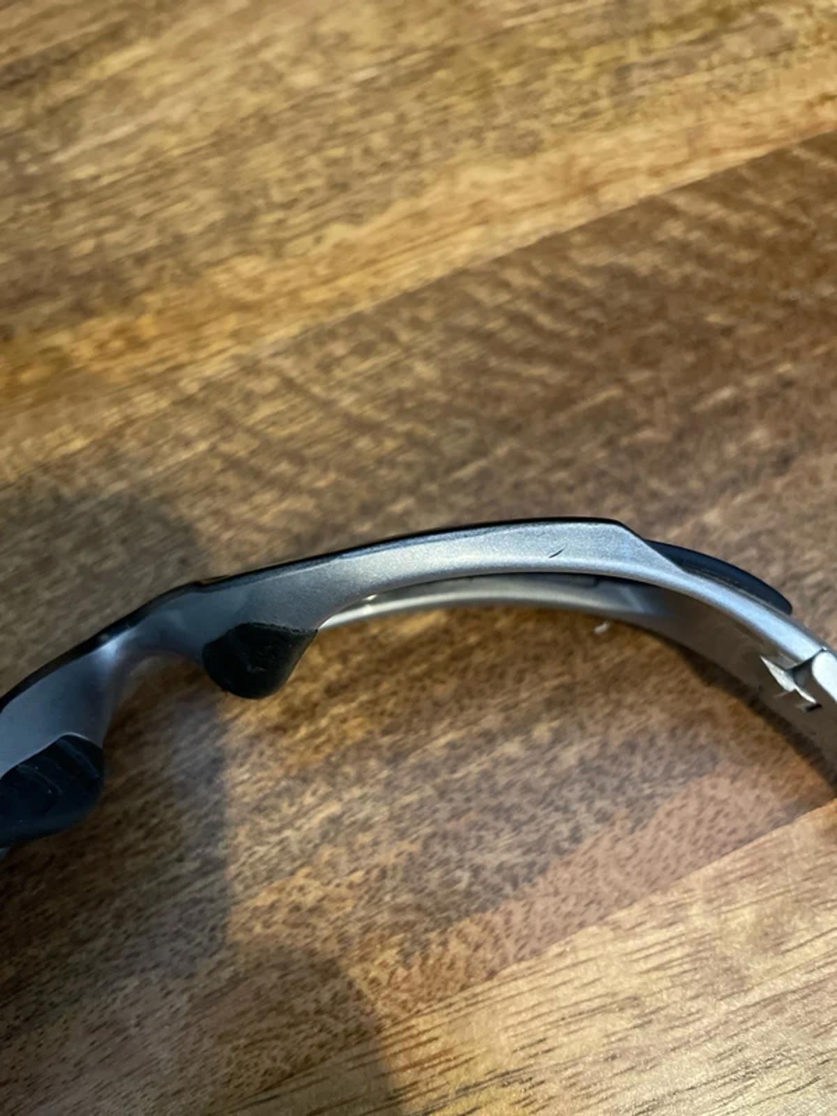 Unisex Aptonia MH 900 Wrap Design Sunglasses In Silver/Black - 2898