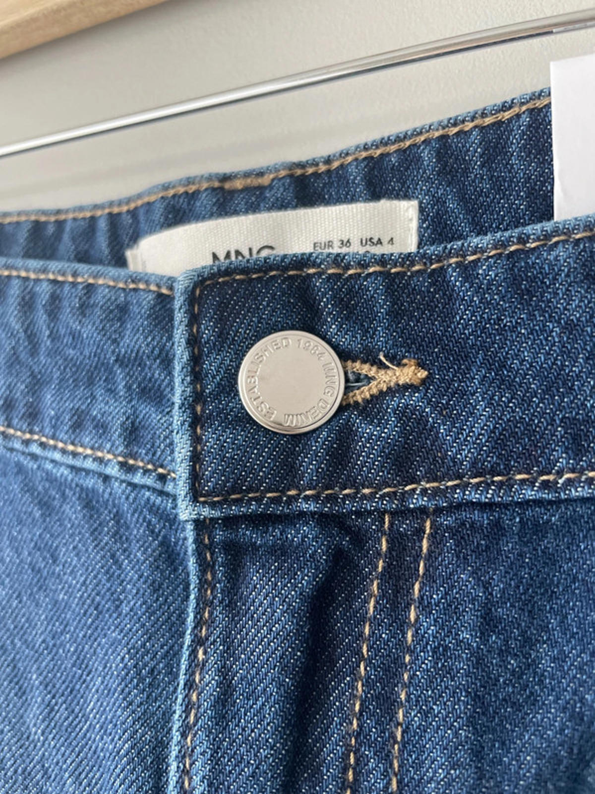 Women’s Mango Wide Leg Pleated Front Soft Denim Jeans - W29/L31 - 2192