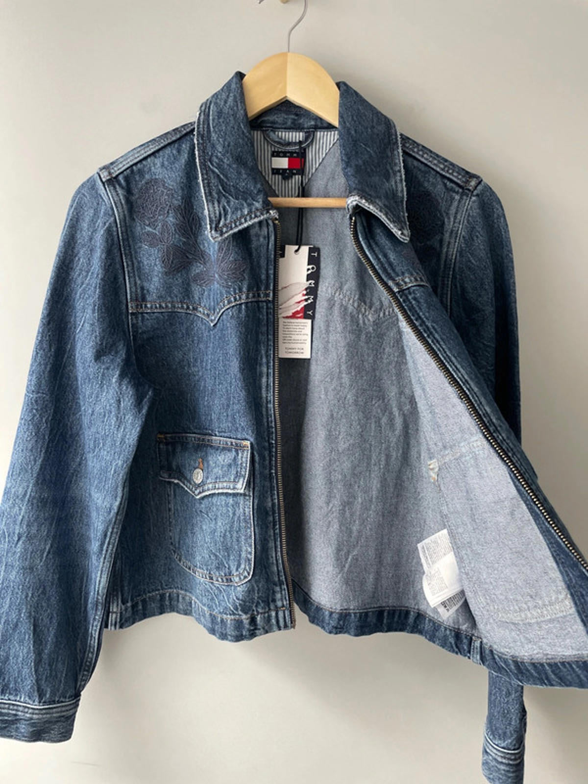 Women’s Tommy Hilfiger Floral Embroidered Denim Jacket In Navy - Small -2432