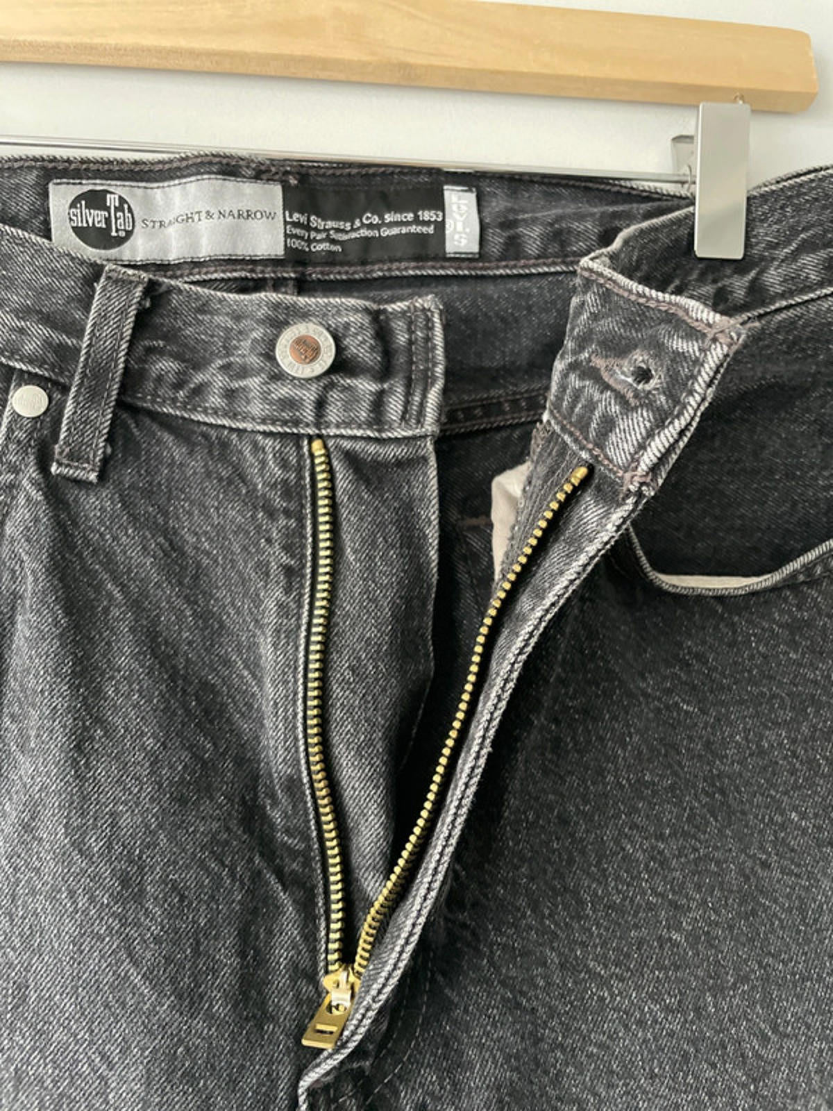 Men’s Levi’s Limited Edition Silver Tab Straight Fit Washed Jeans In Black - W32/L32 - 2528