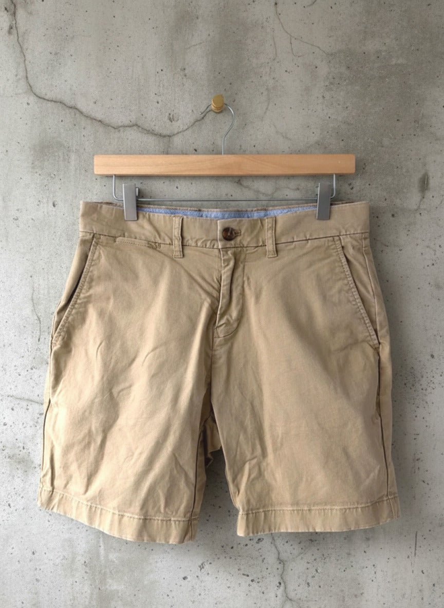 Mens Tommy Hilfiger Classic Fit Chino Shorts In Beige - W30 - 3258