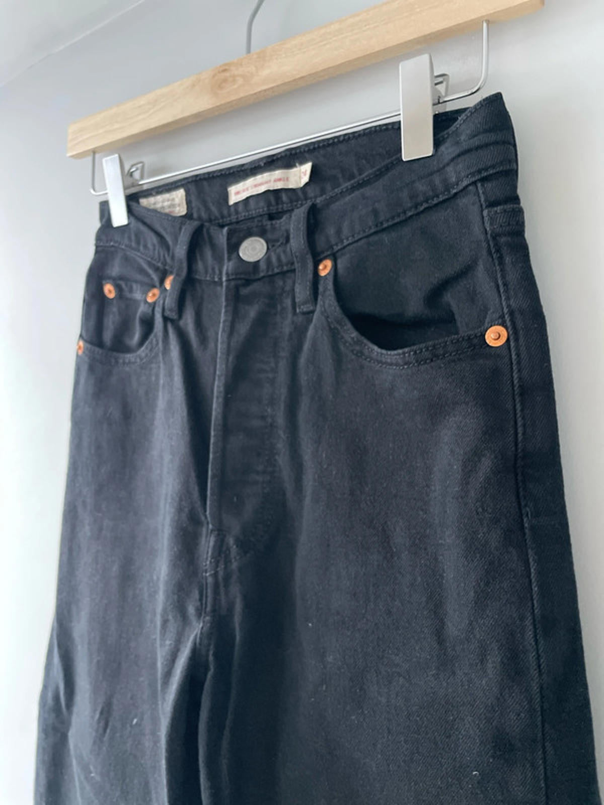 Women’s Levi’s High Waisted Ribcage Straight Fit Jeans In Black - W24/L27 - 2806