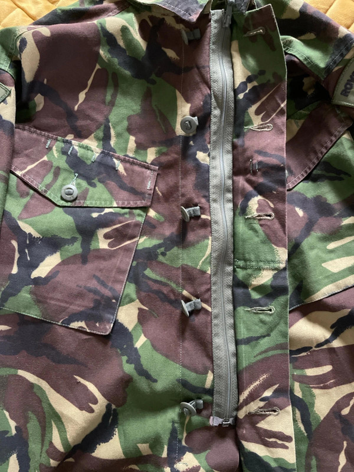 Men’s Camouflage Royal Marines Commandoes Camo Military Shirt In Khaki  - Medium - 2323