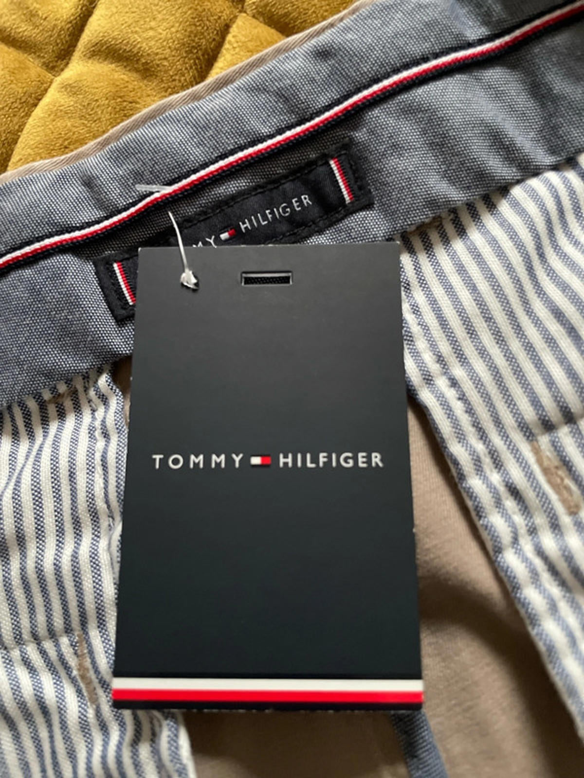 Men’s Tommy Hilfiger Denton Straight Leg Chino Trousers In Beige - W32/L32 -2874