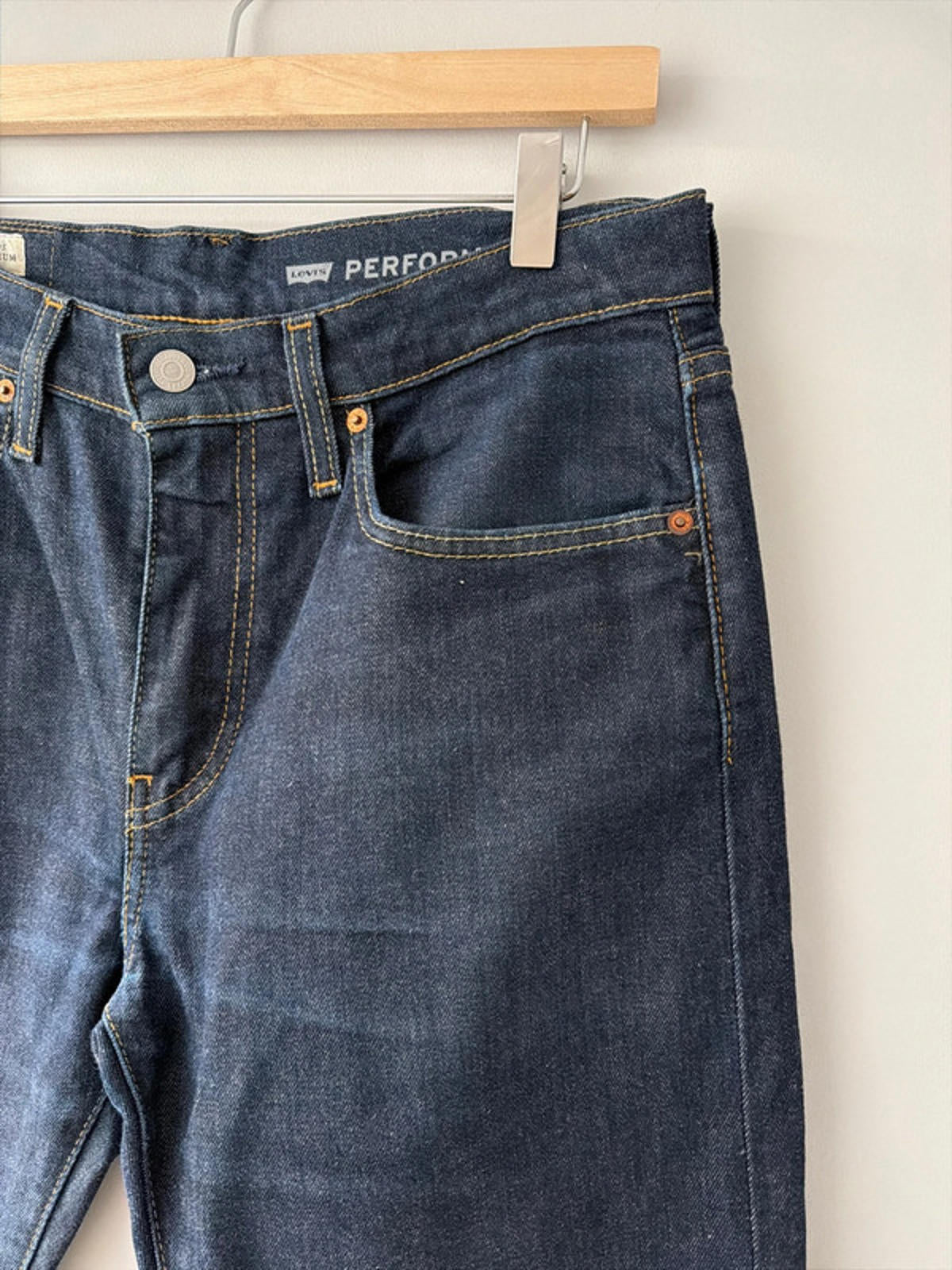 Men’s Levi’s 512 Slim Fit Jeans In Navy - W31/L32 - 2673