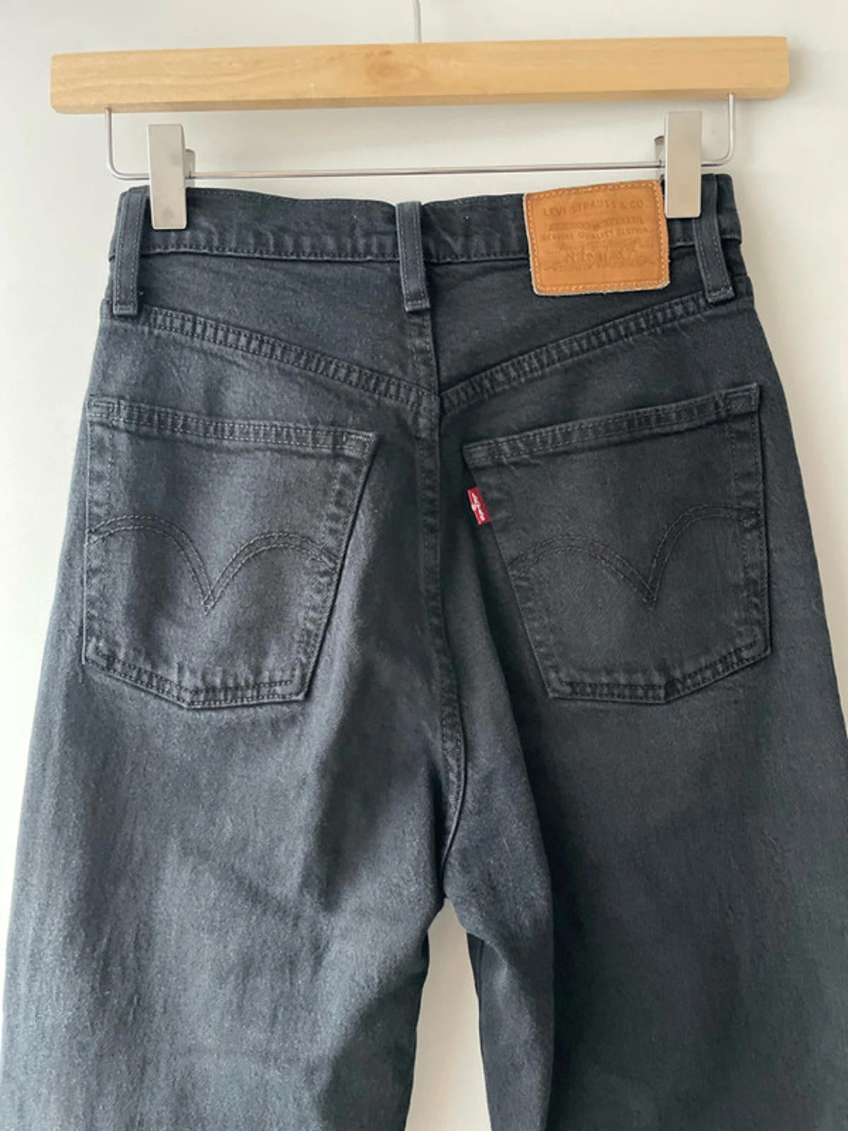 Women’s Levi’s High Waisted Ribcage Straight Fit Jeans In Black - W24/L27 - 2791