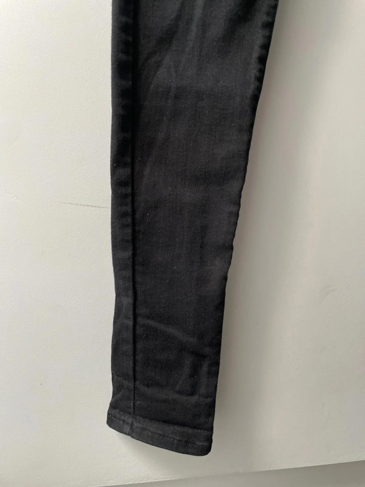 Women’s Uniqlo Skinny Fit Jeans In Black - W27 / L32