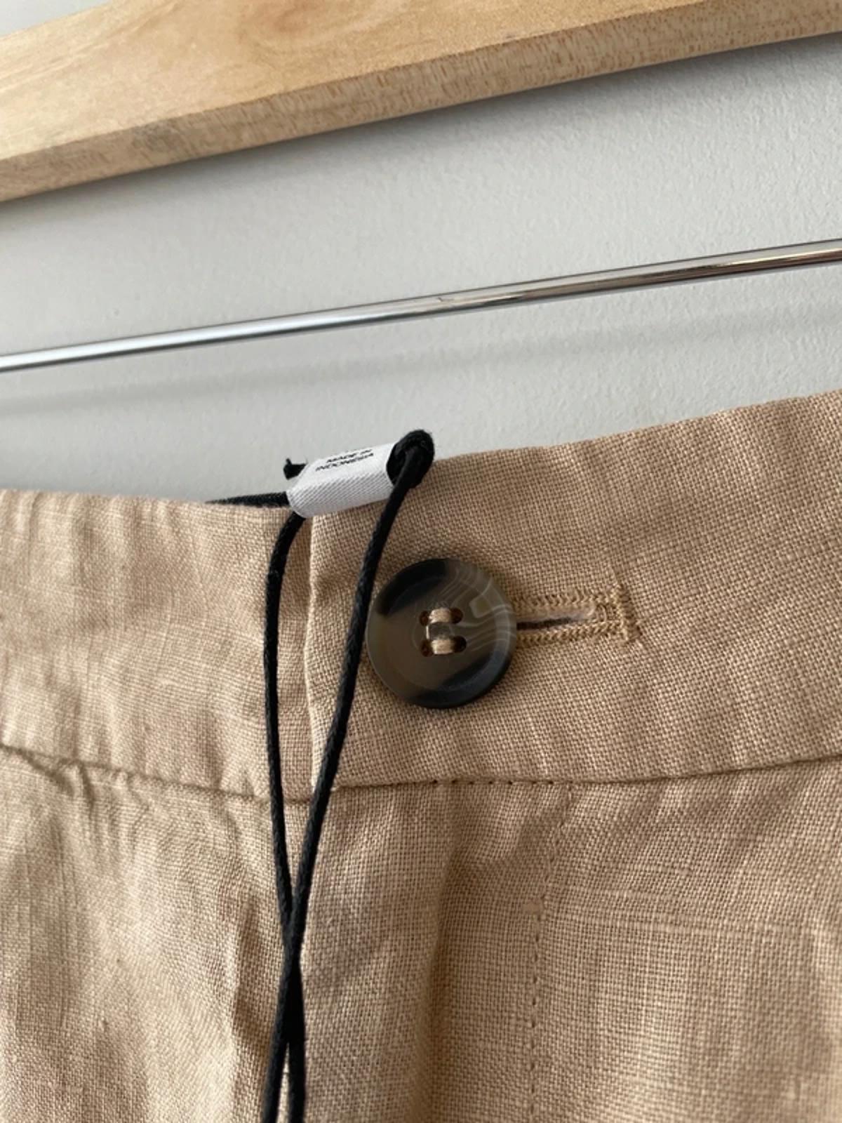 Women’s & Other Stories 100% Linen Shorts in Beige - UK 4 - 3082