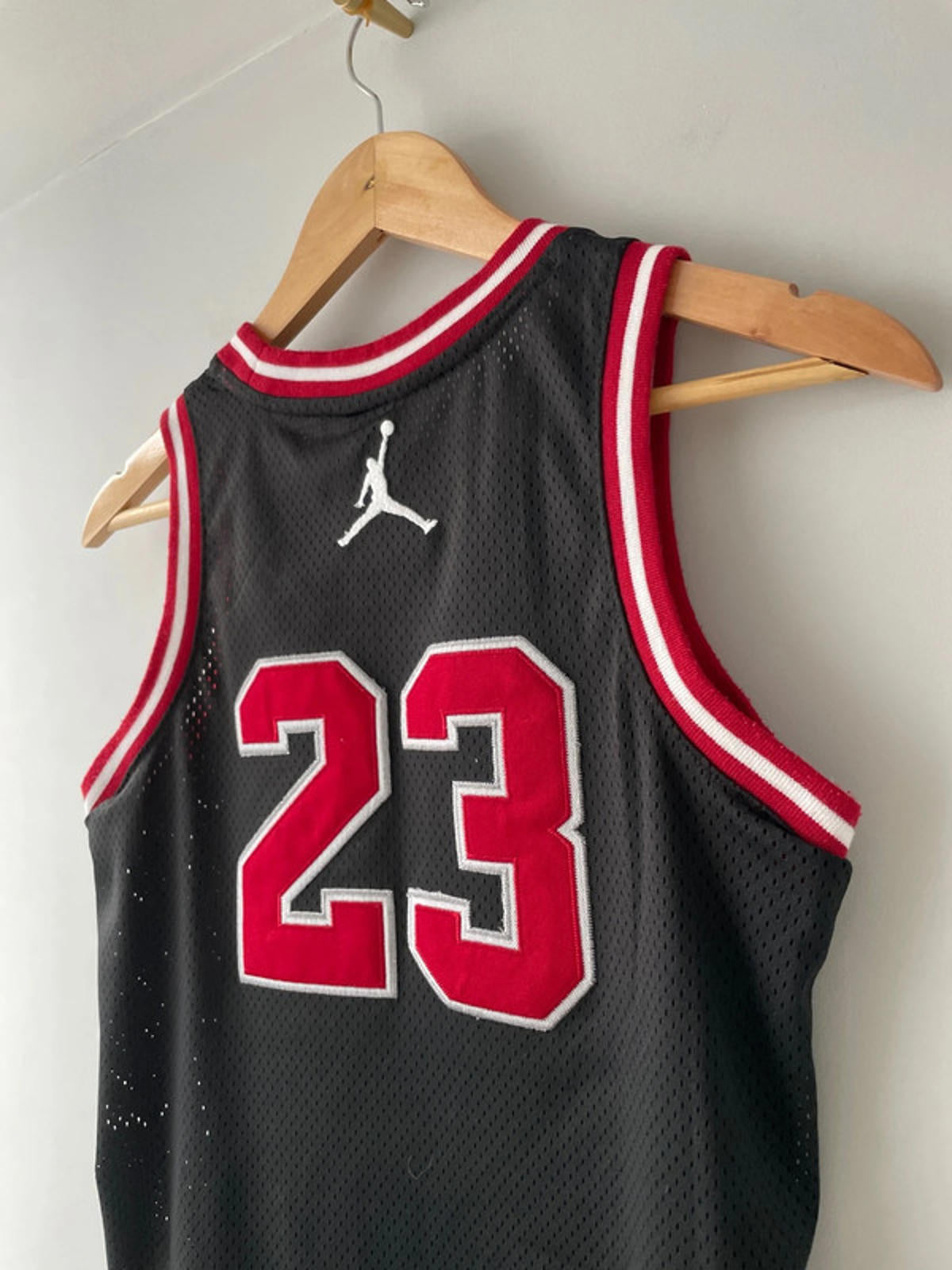 Women's Vintage Jordan 23 Jumpman Jersey DNA Logo In Red/Black - Medium - 2281
