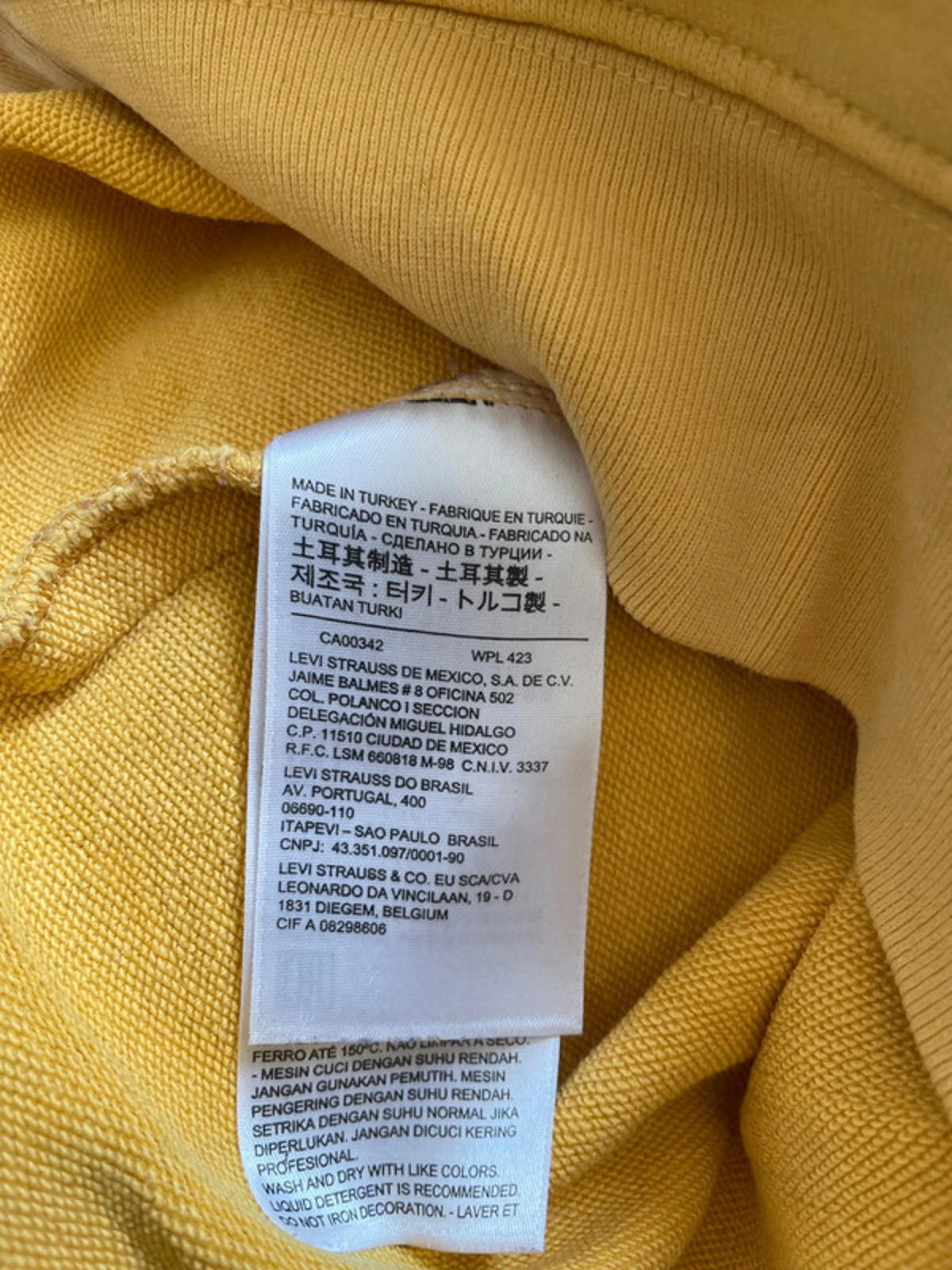 Levis x Stranger Things Eleven's Crewneck Sweatshirt Jumper In Yellow - Large - 2238