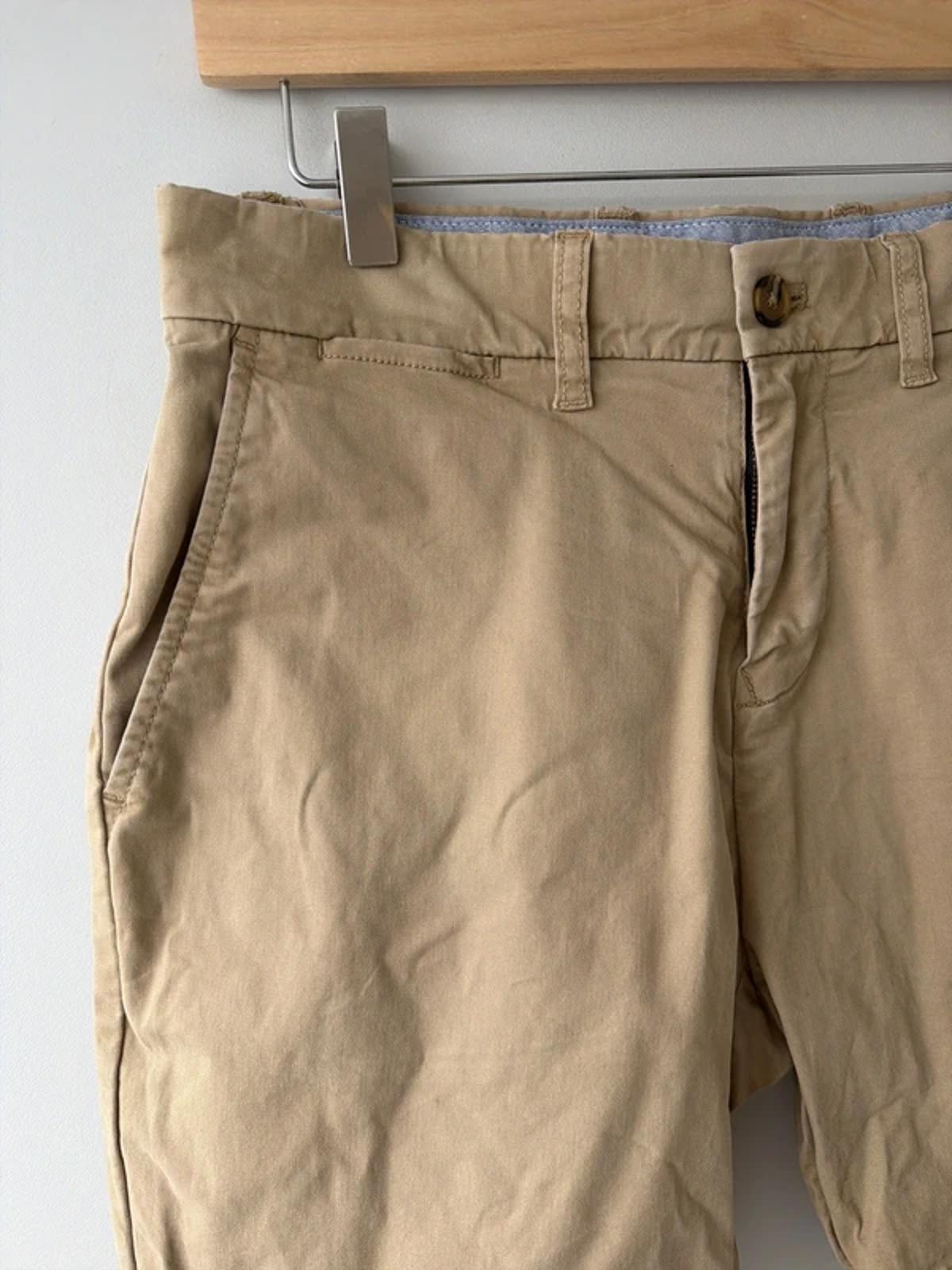 Women’s Tommy Hilfiger Classic Fit Chino Shorts In Beige - W30 - 3258