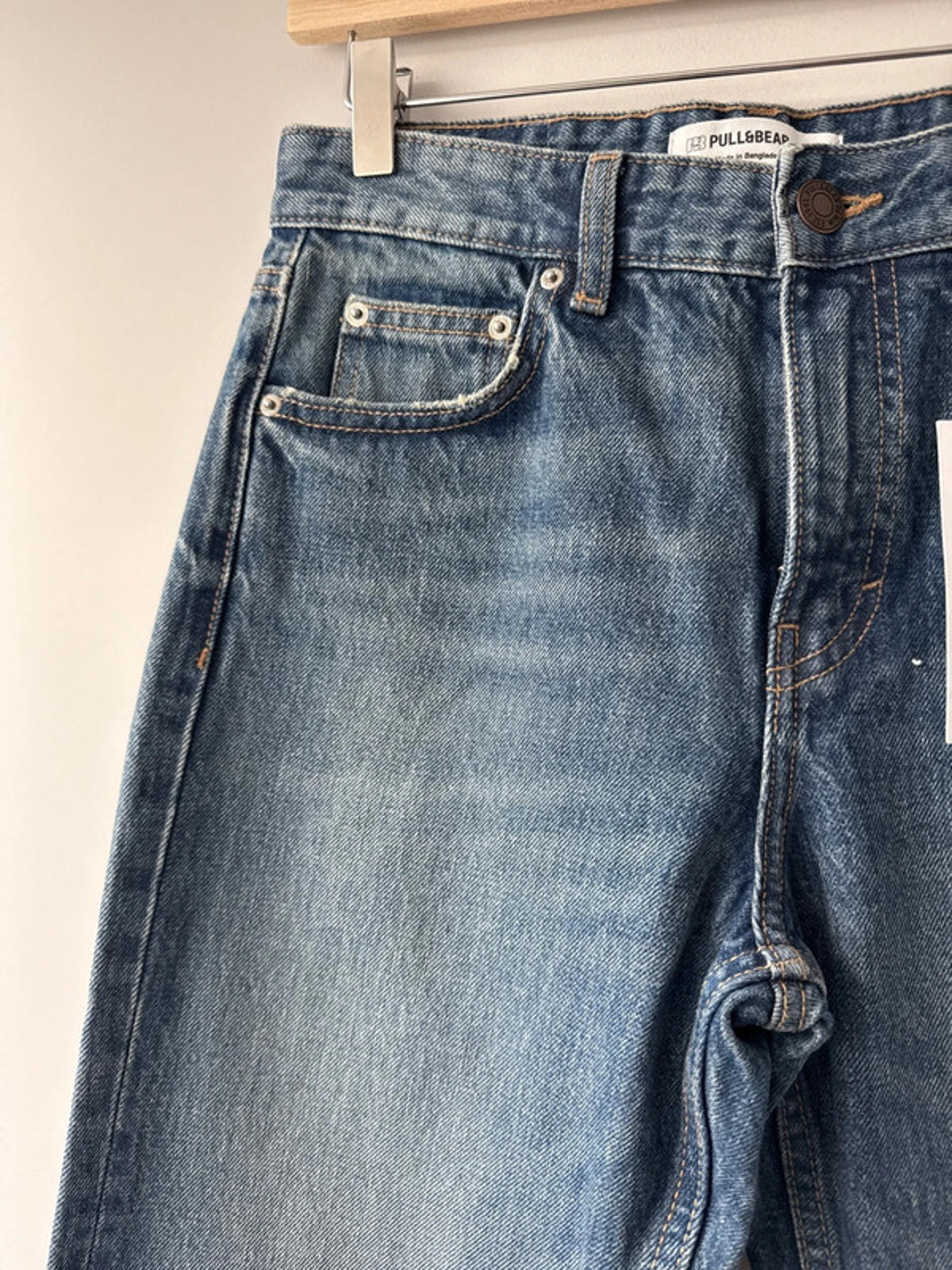 Women’s Pull & Bear Straight Fit Jeans With Wash Effect - UK8 - 1011