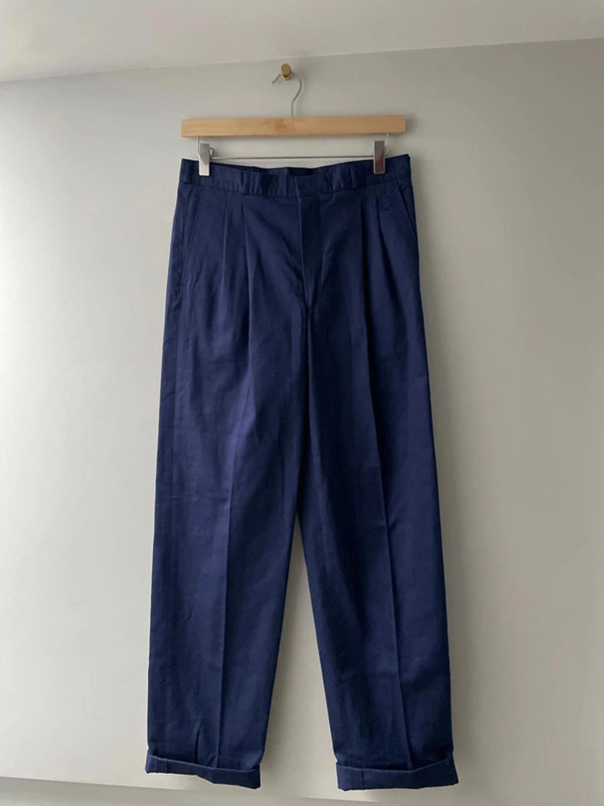 Men’s Fred Perry Sportswear Double Pleated Wide Leg Chino Trousers In Navy - W30/L33 - 2873