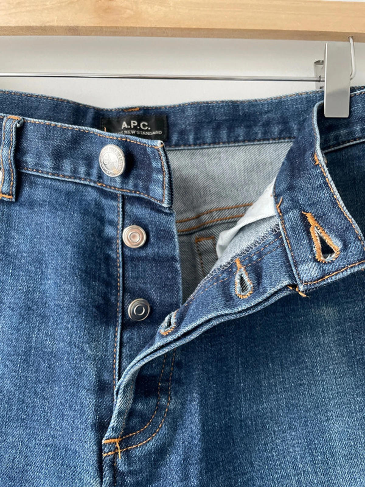 Unisex A.P.C New Standard Straight Cut Jeans In Navy - W33/L28 - 2530