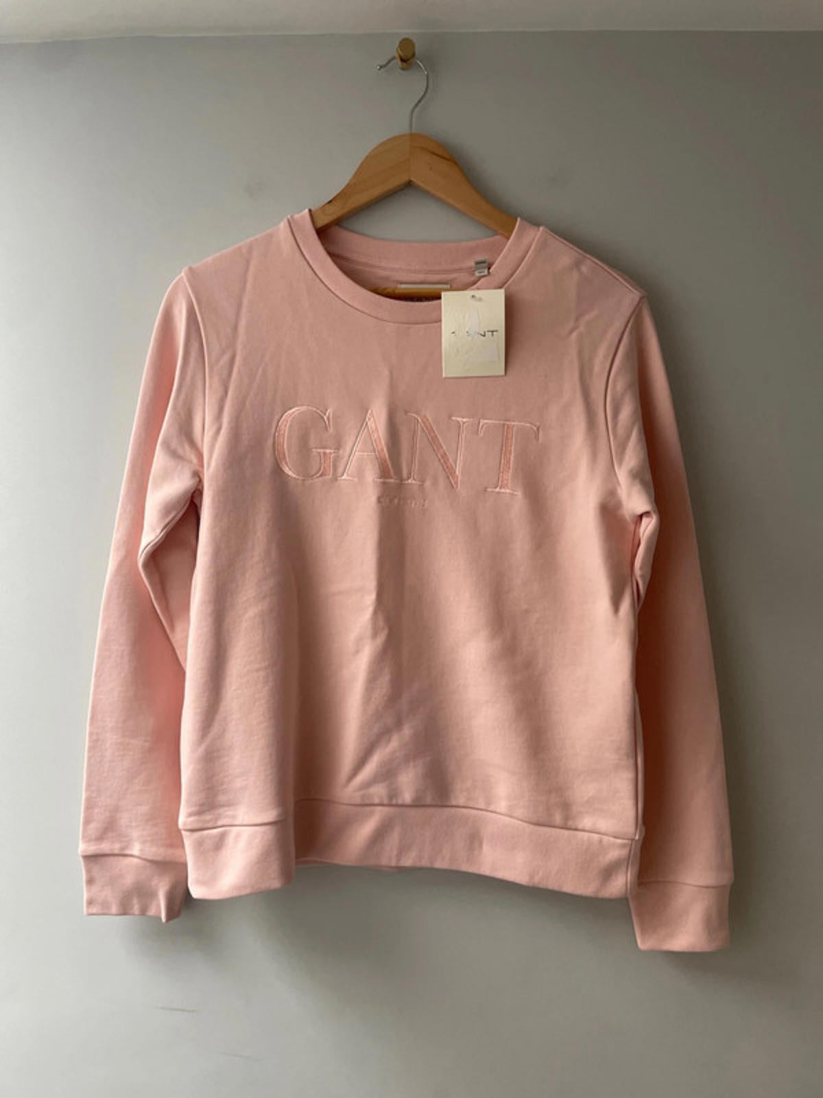 Women's GANT Tonal Graphic Jersey Sweatshirt In Pink - Small - 2812