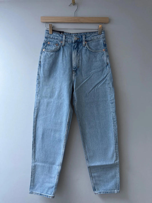 Women’s Weekday Lash high waisted fit jeans with wash - W24 / L28