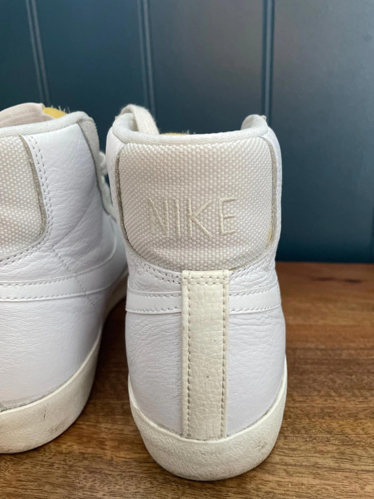 Women’s Nike Blazer Mid 77 Premium Leather Trainers - UK 5 - 1788