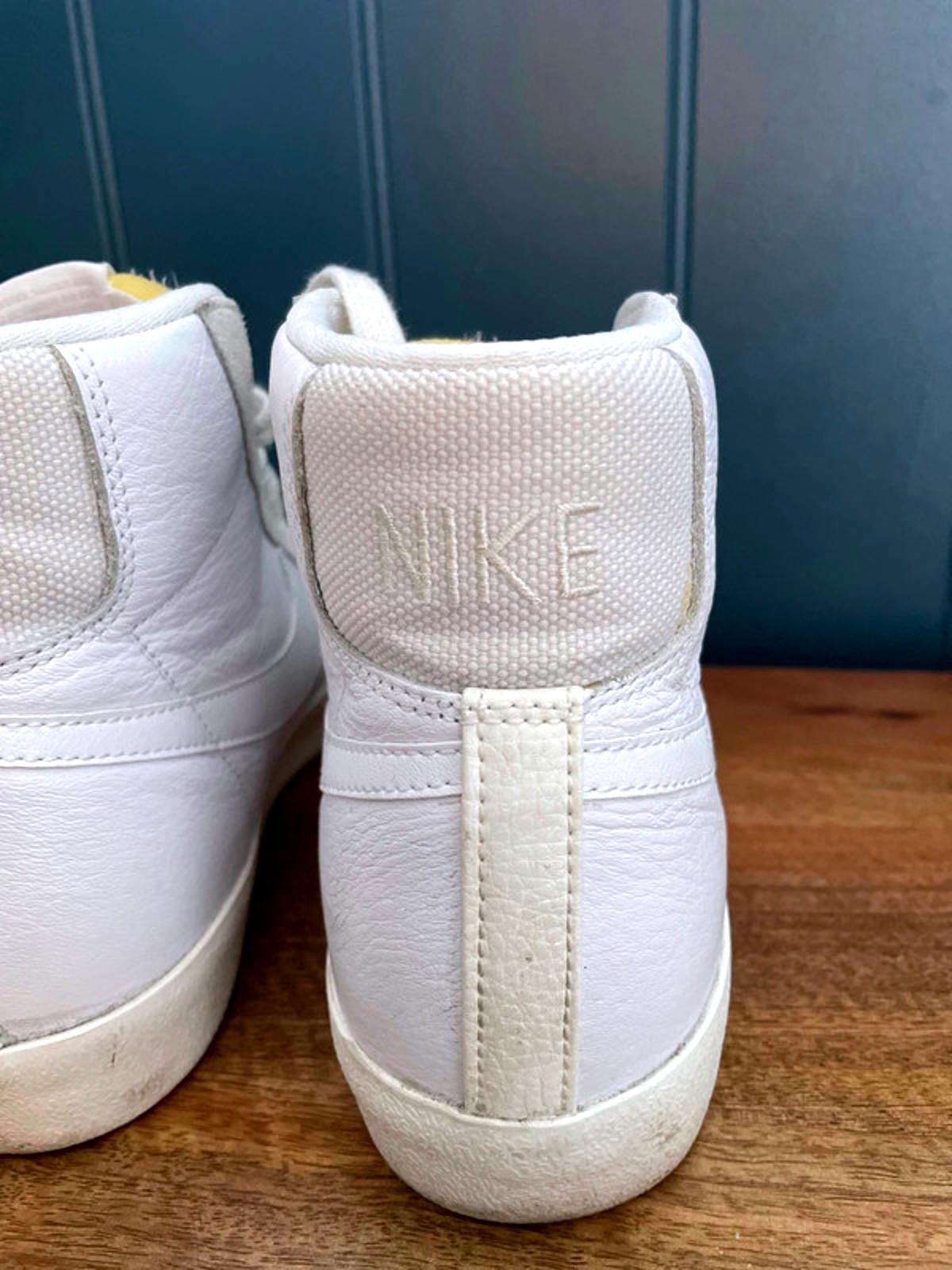 Women’s Nike Blazer Mid 77 Premium Leather Trainers In White - UK 5 - 1788