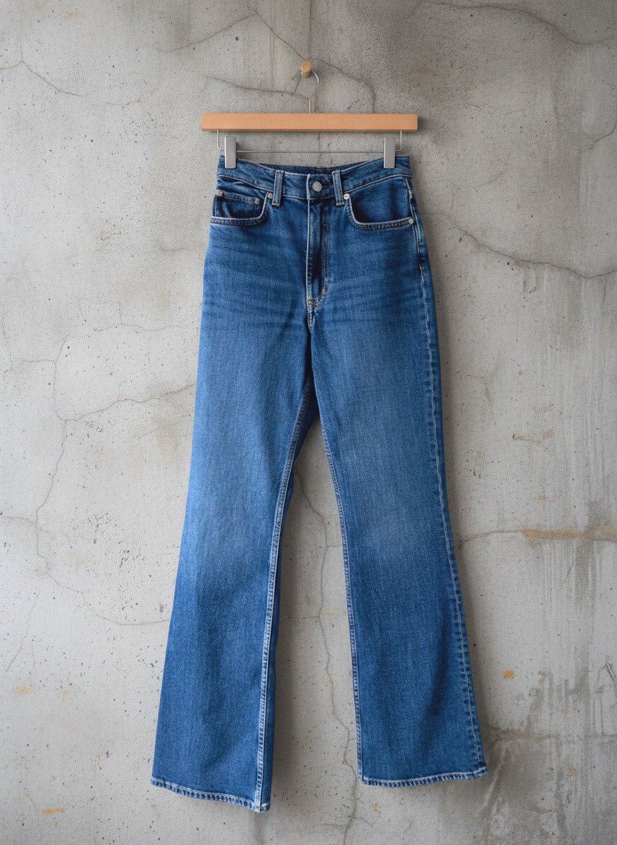 Women’s Arket High Waisted Bootcut Fit Jeans In Navy - W25/L32 - 2001