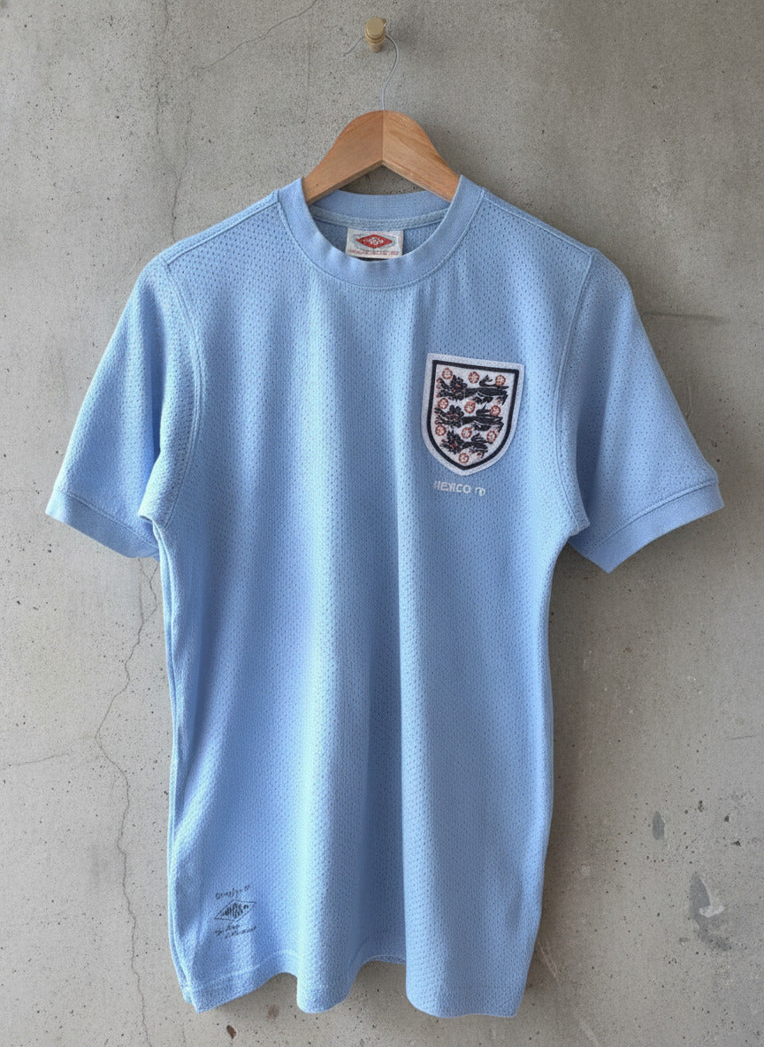Men’s Umbro Vintage England Bobby Moore #6 Football Shirt In Blue - Medium -3663