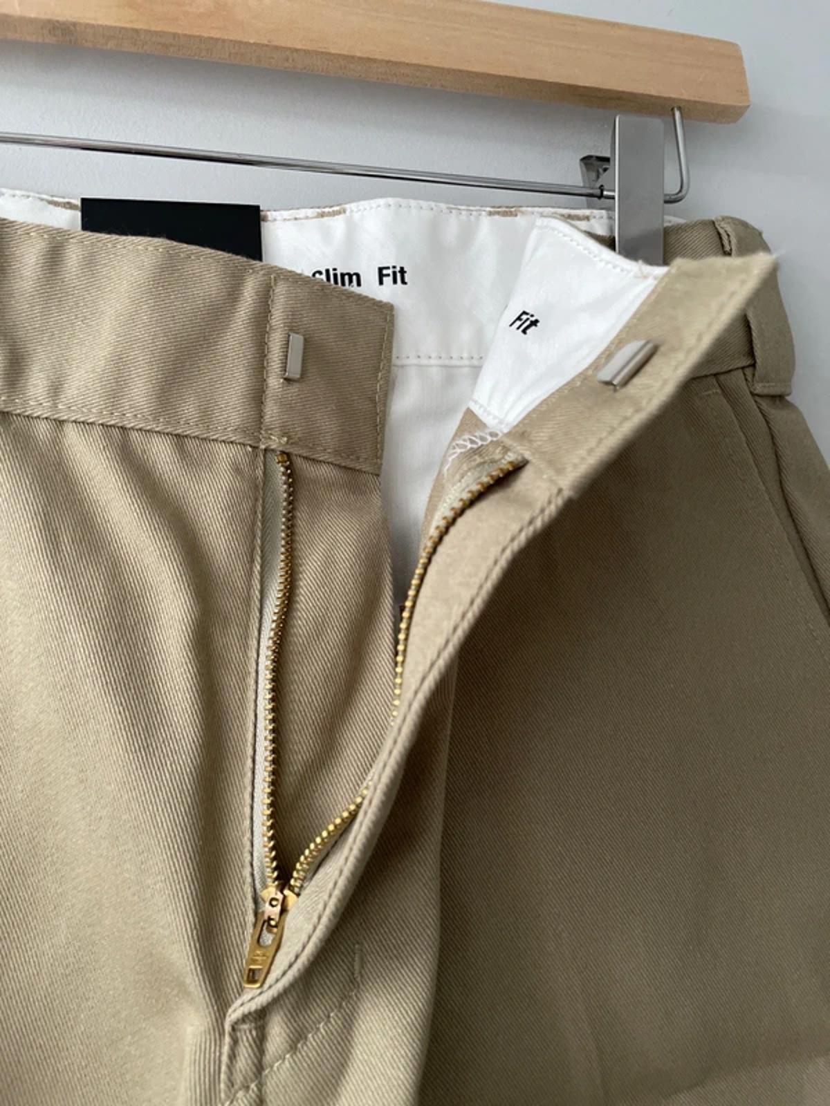 Women’s Dickies Slim Fit High Waist Shorts in Beige - W29/L11 - 2886