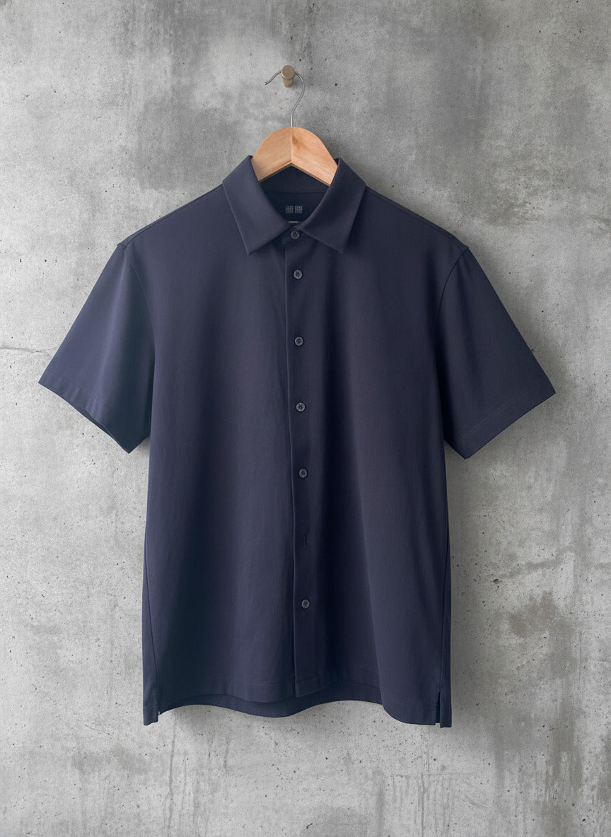 Men’s Uniqlo Short Sleeve Stretch Fit Shirt In Navy - Small - 1503
