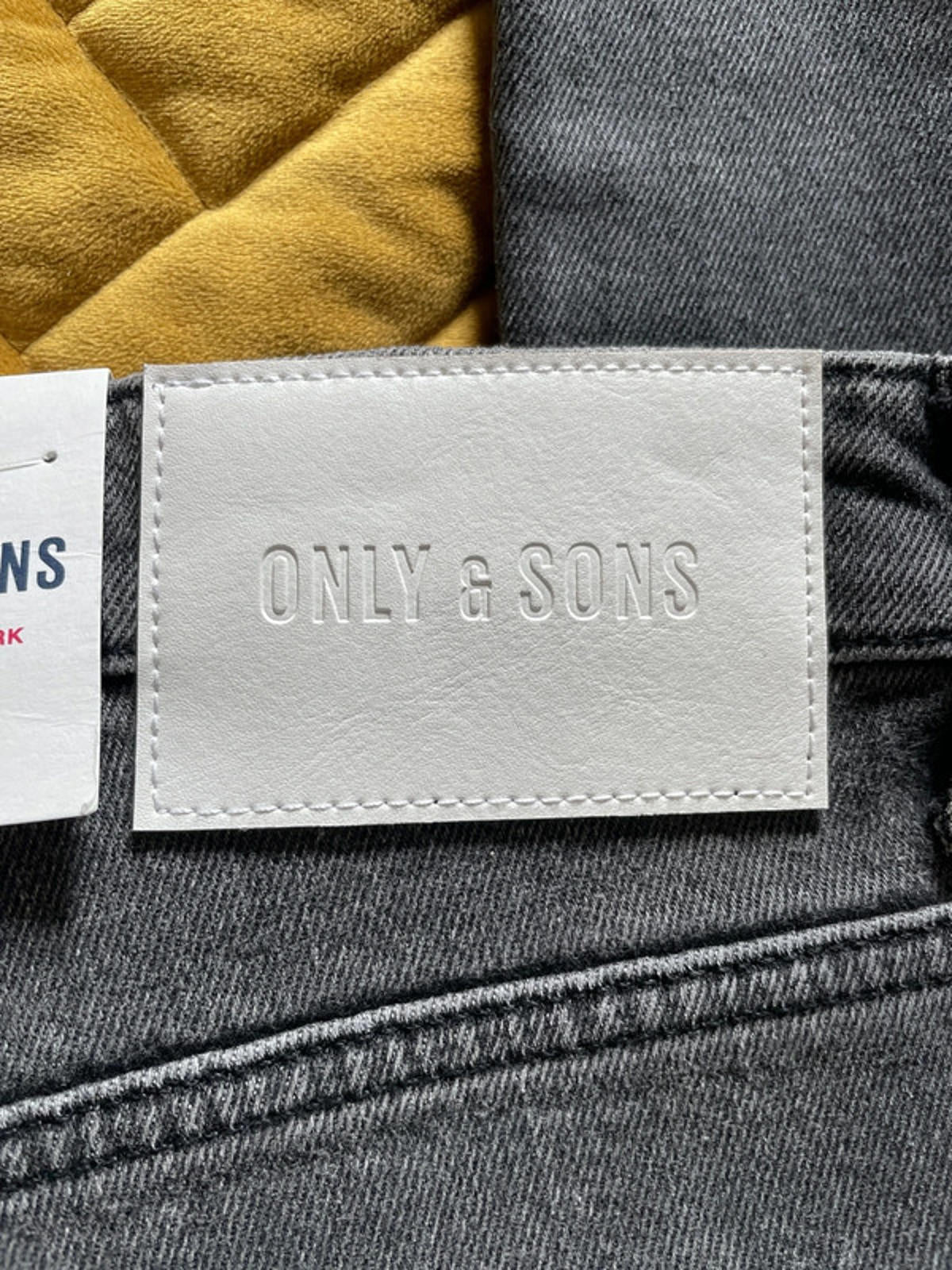 Men’s Only & Sons yoke Tapered Fit Jeans In Washed Black - W32/L32 - 2249