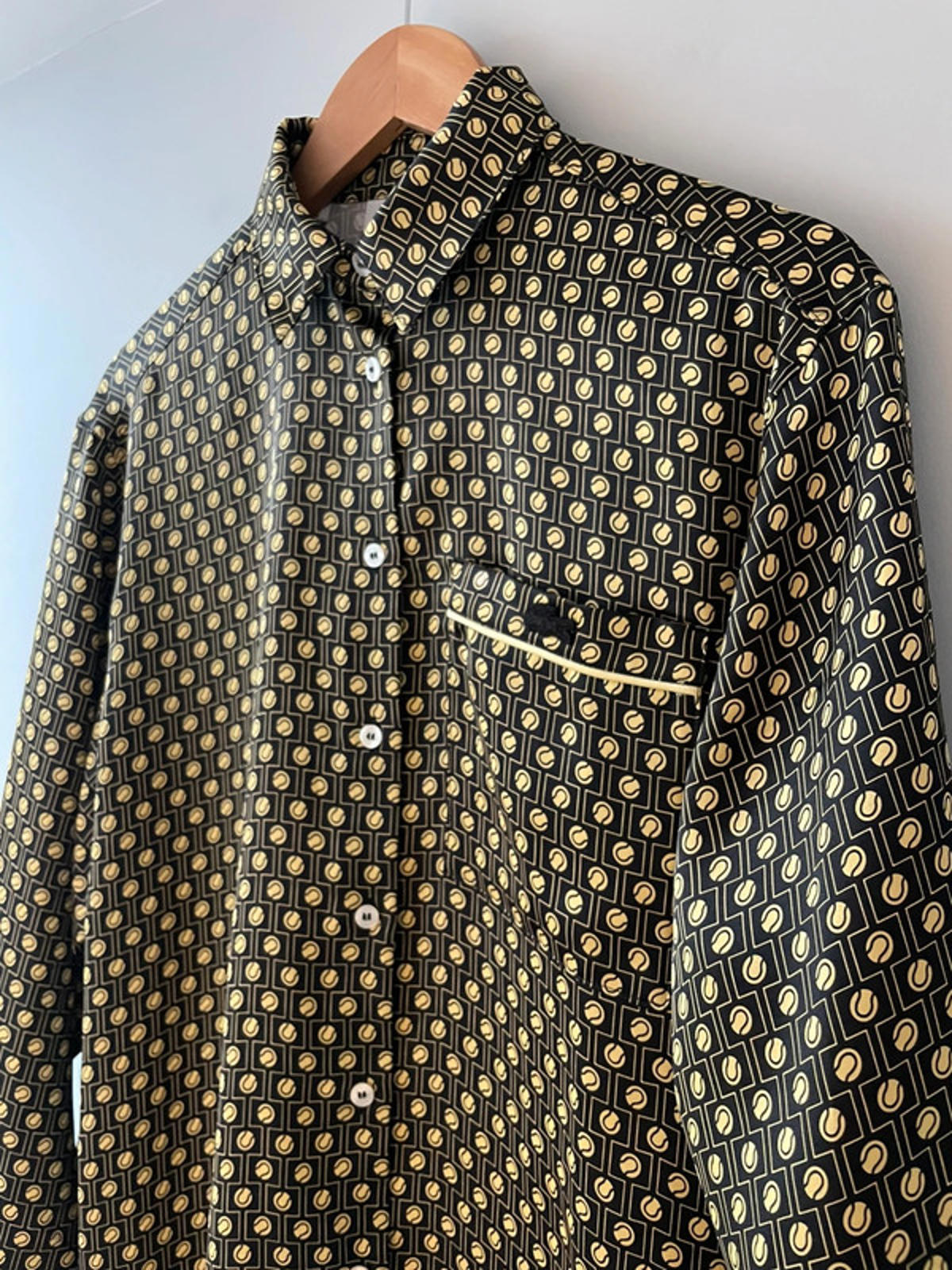 Mens Lacoste Regular Fit Printed Satin Shirt In Brown/Cream - Medium -2733