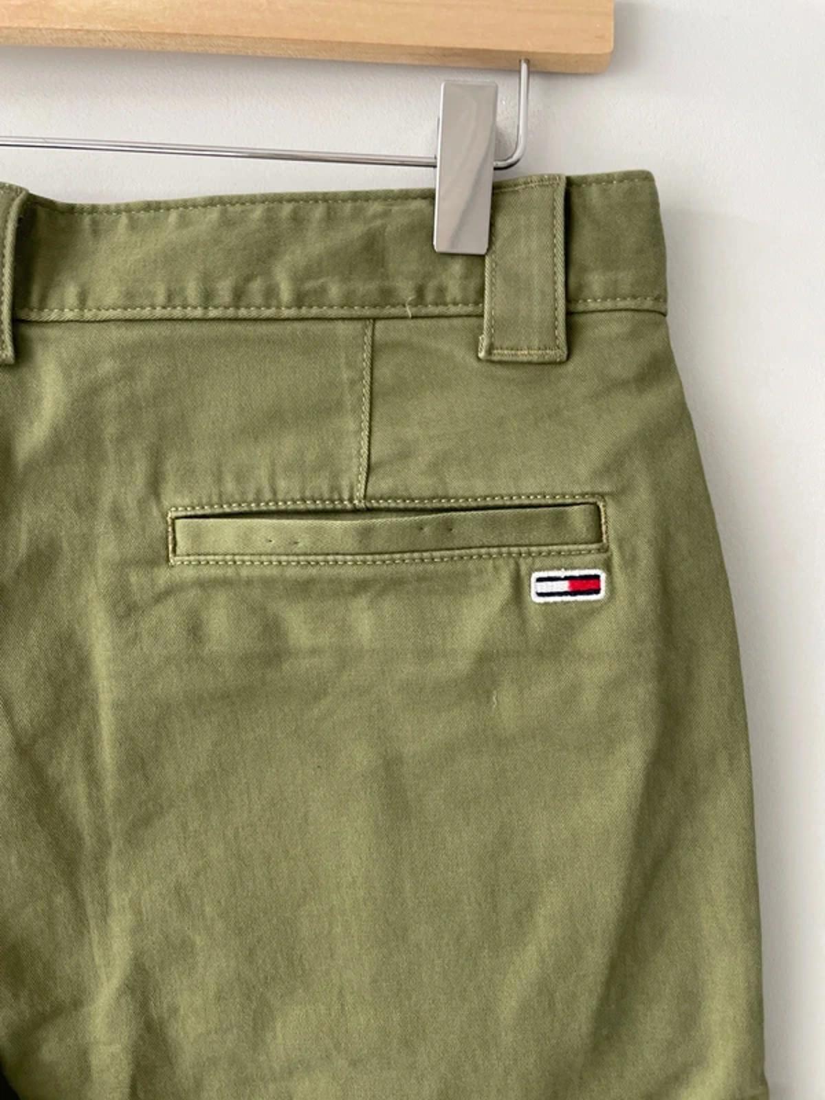 Men’s Tommy Hilfiger Scanton Slim Fit Chino Shorts in Khaki Green - W30/L8 - 3179