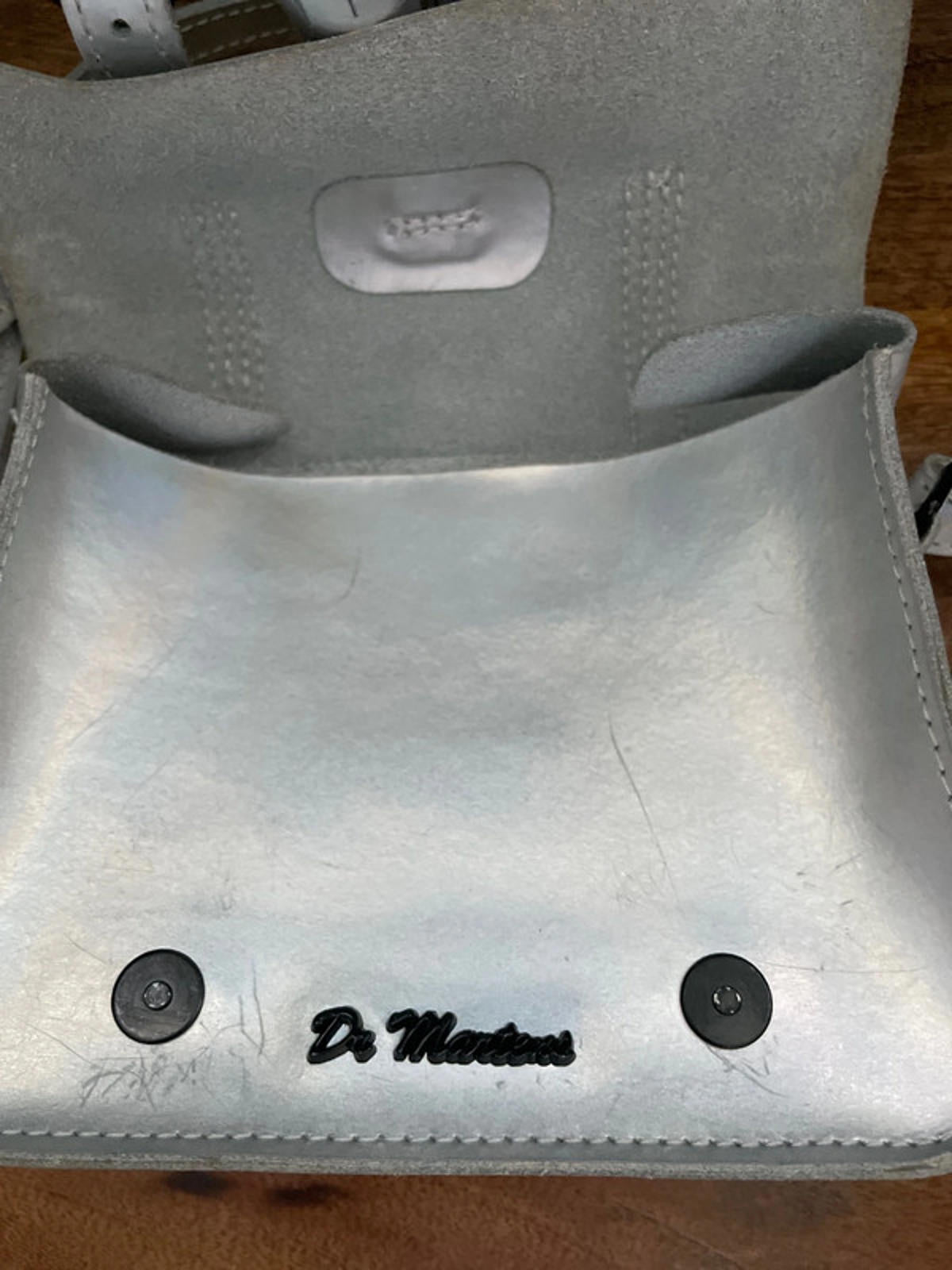 Women's Dr Martens 7'' Iced Metallic Leather Satchel In Silver - 2422