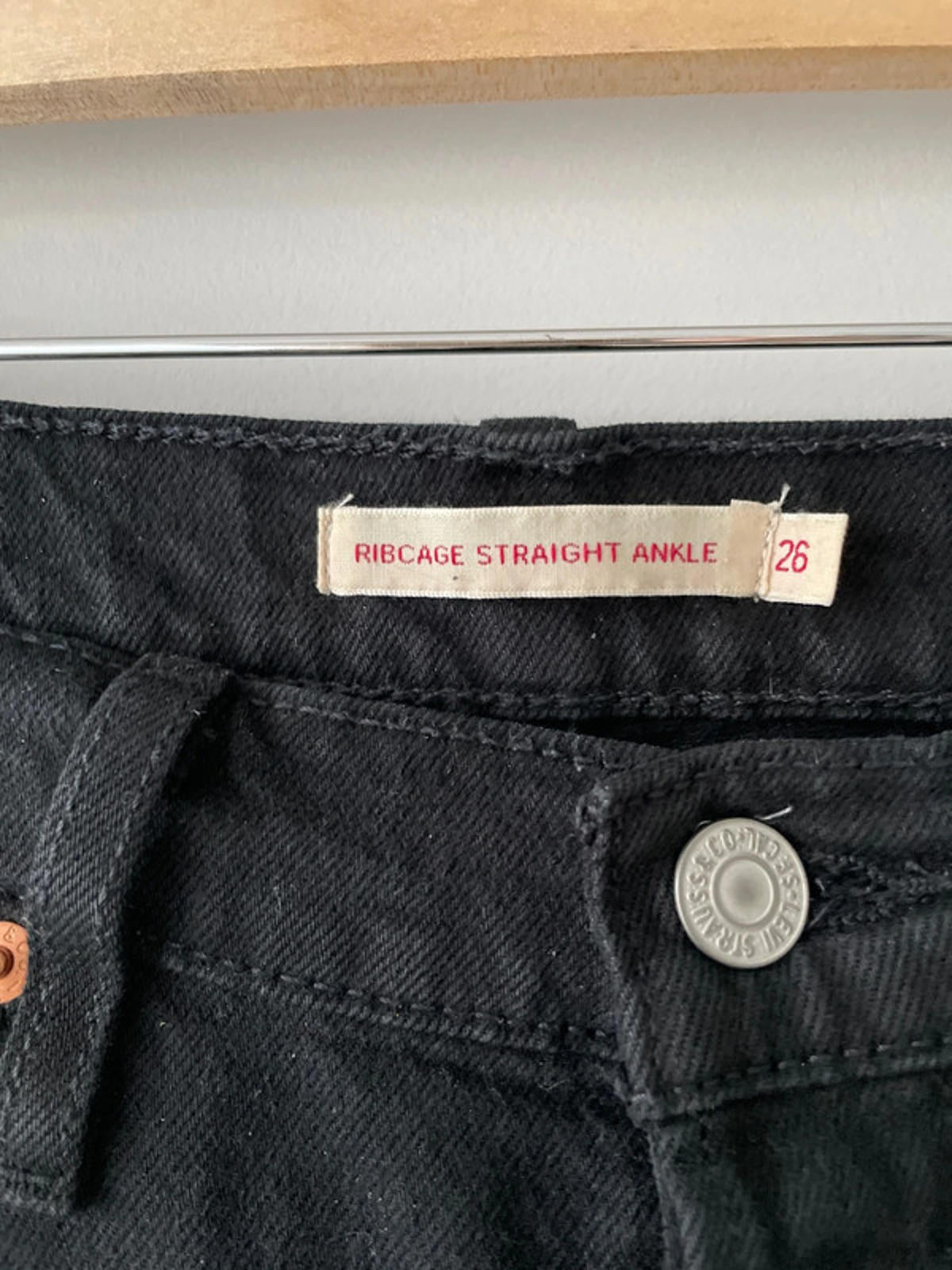 Women’s Levi’s High Waisted Ribcage Straight Fit Jeans In Black - W26/L27 - 2506