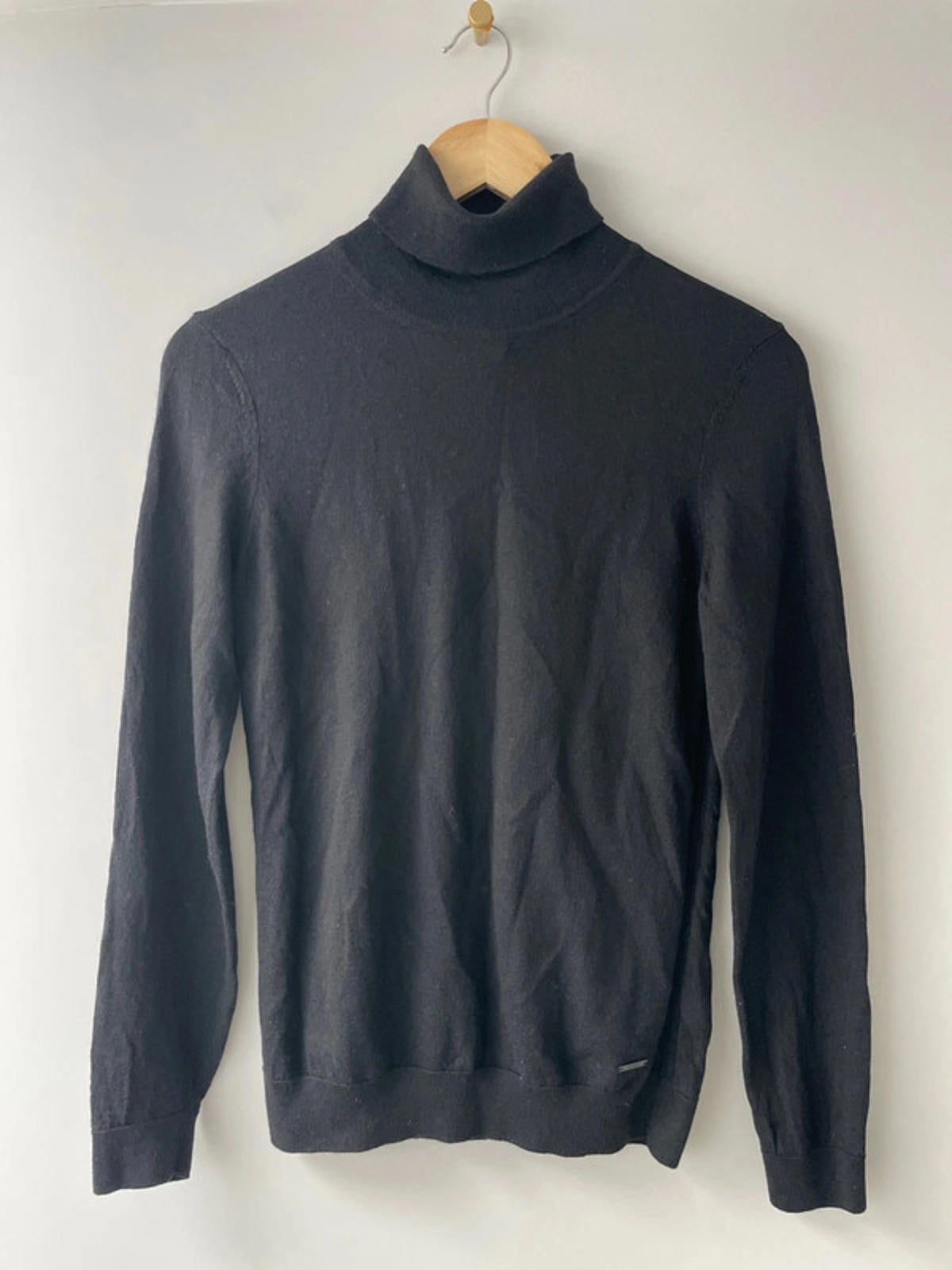 Men’s Hugo Boss 100% Wool Slim Fit Roll Neck Jumper - Medium - 2045