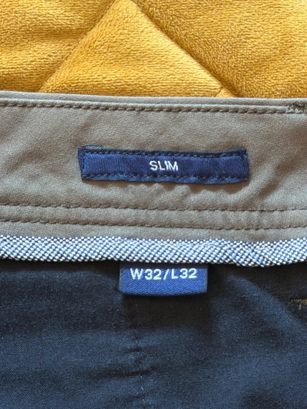 Men’s GANT Stretch Fit Chino Trousers In Khaki - W32/L32 - 3632