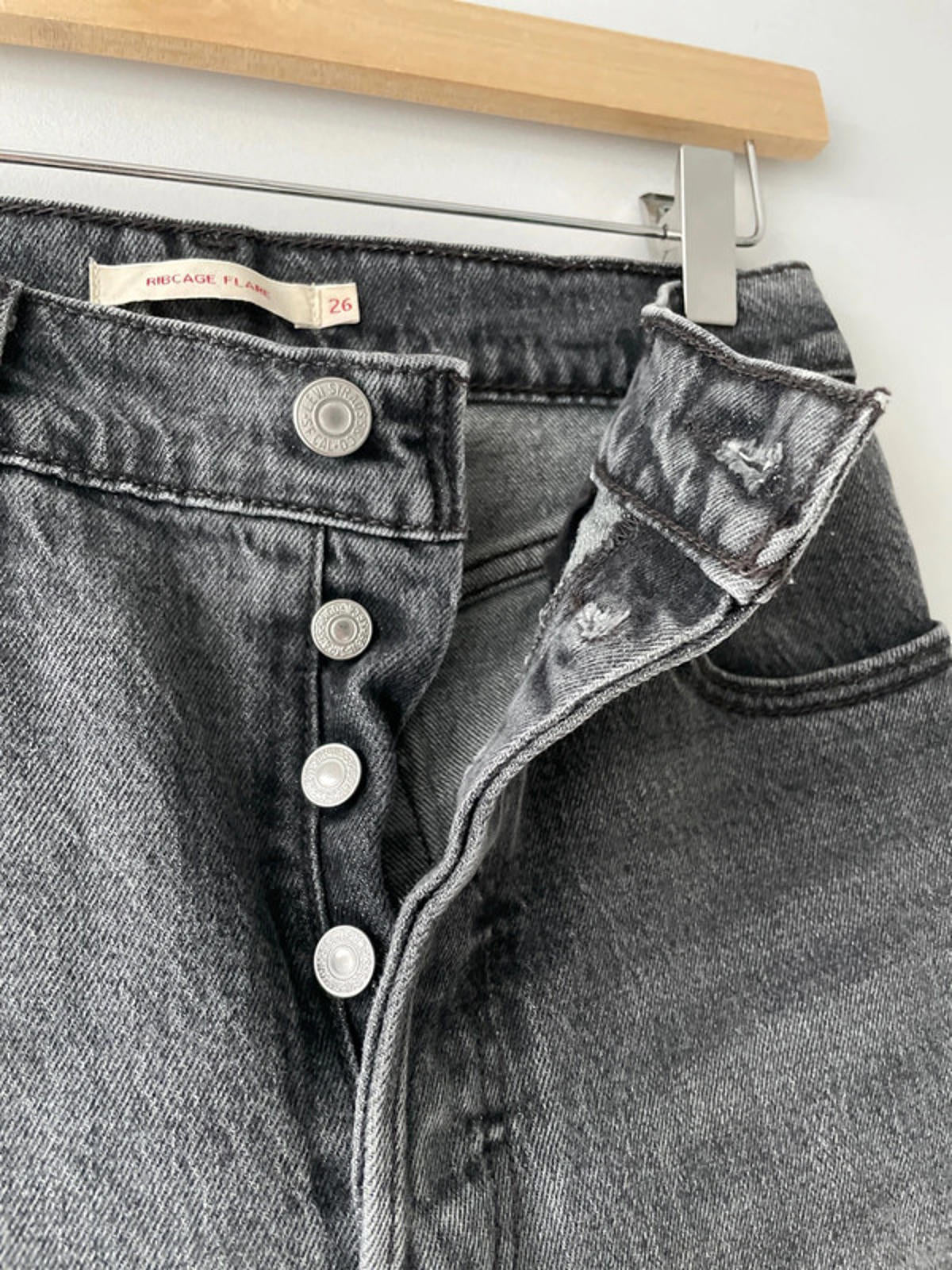 Women’s Levi’s Ribcage High Waisted Flare Fit Raw Hem Jeans In Black - W26/L25 - 2491