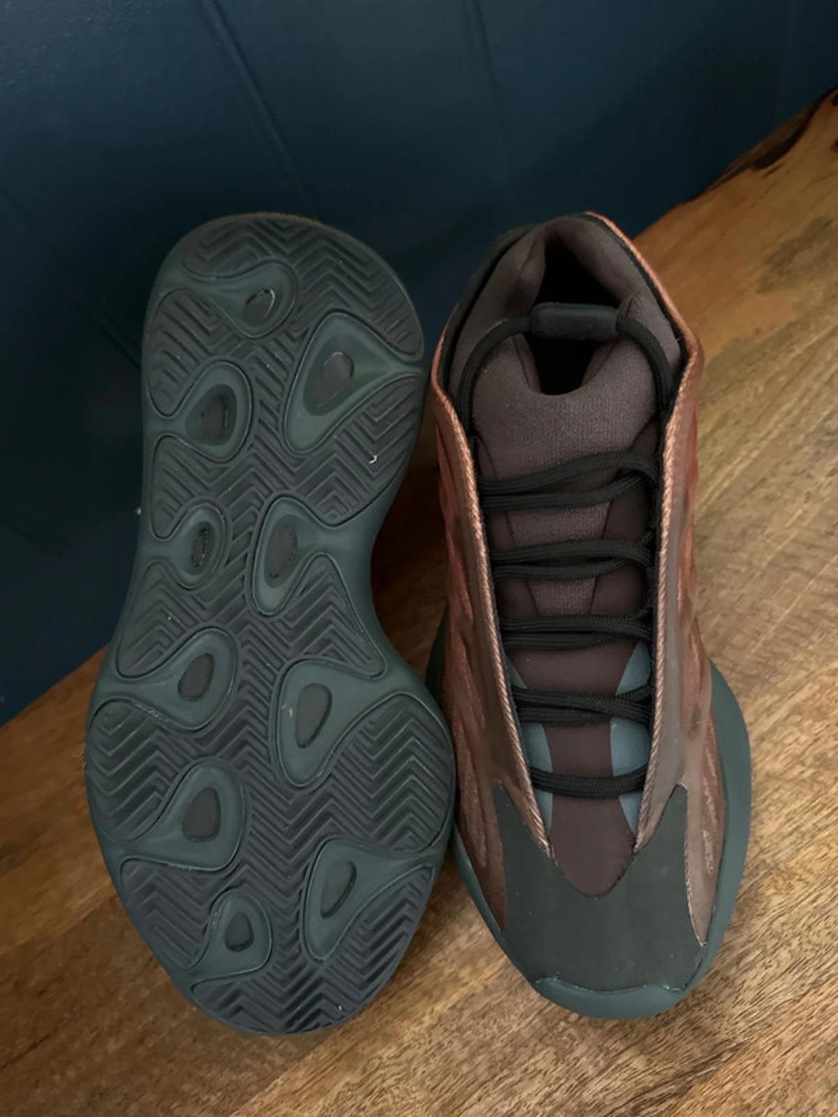 Men’s Yeezy 700 V3 Copper Fade Chunky Sole Trainers - Uk7.5 - 1295