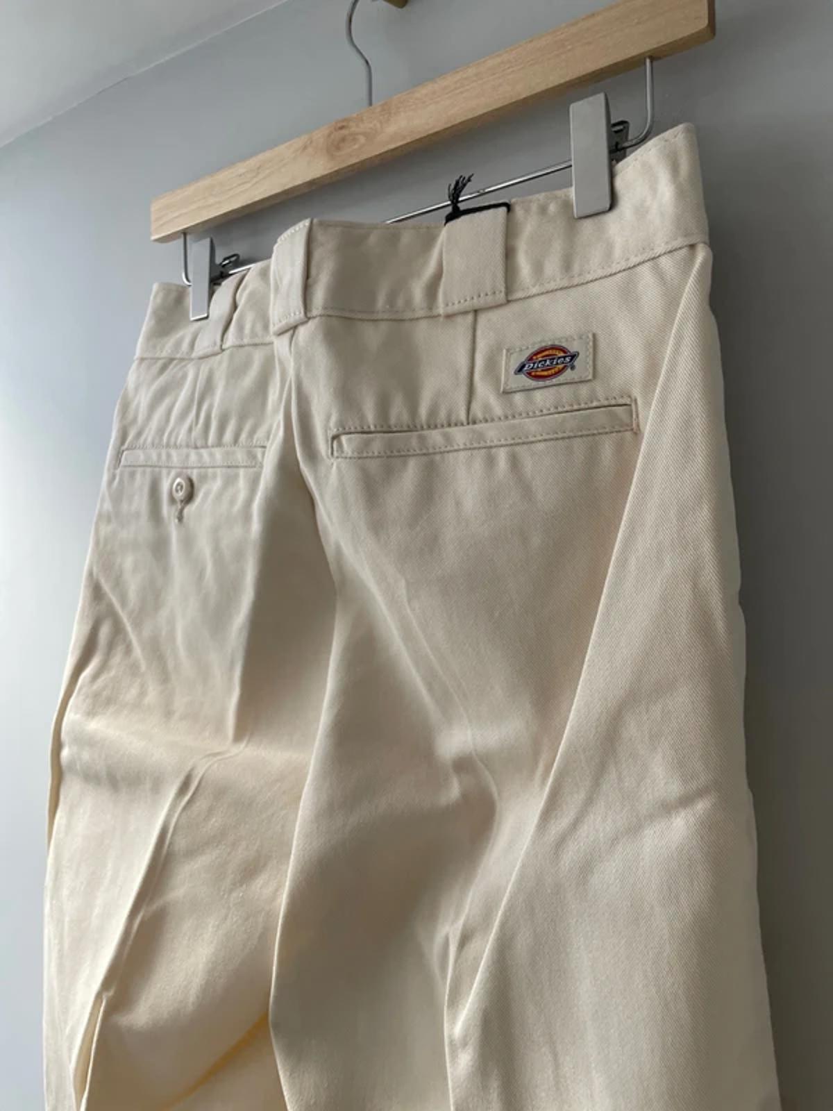Women’s Dickies Elizaville Straight Leg Chino Trousers In Cream - W26/L29 - 3007