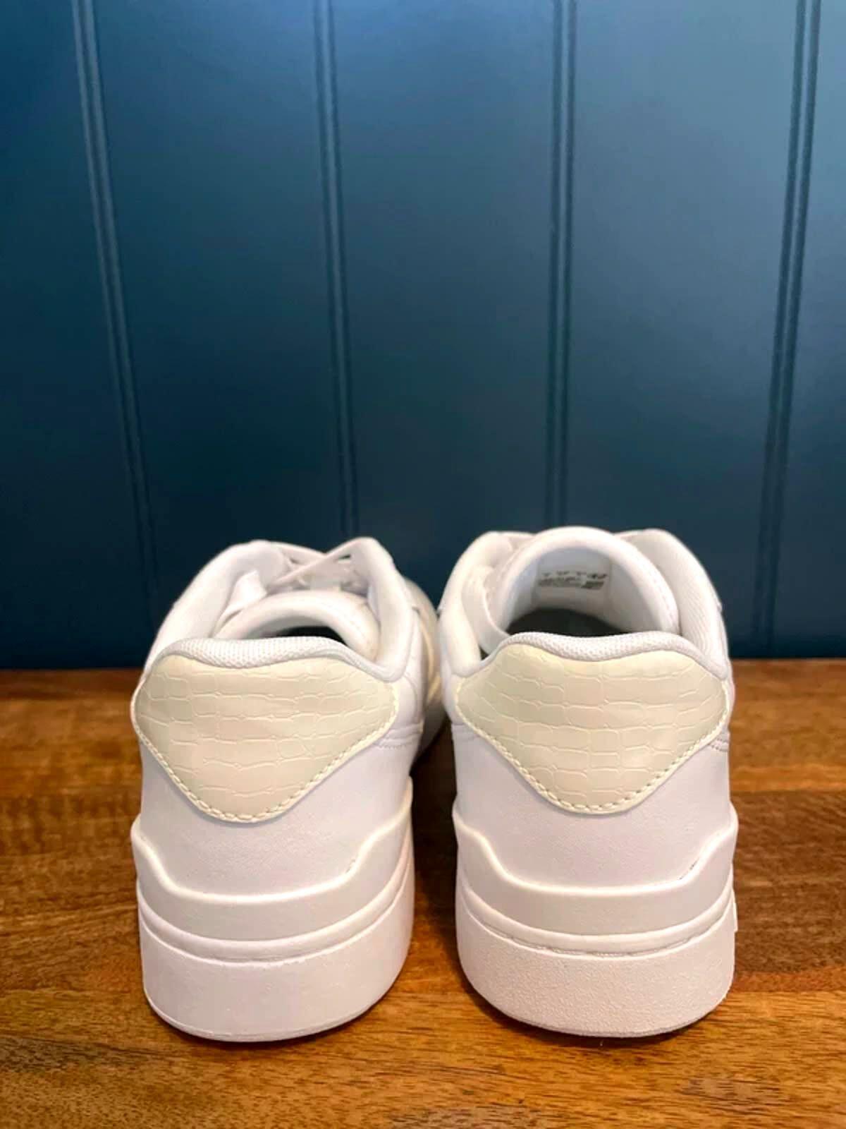 Women’s Lacoste T-Clip Premium Leather Trainers in White - UK4 - 3097