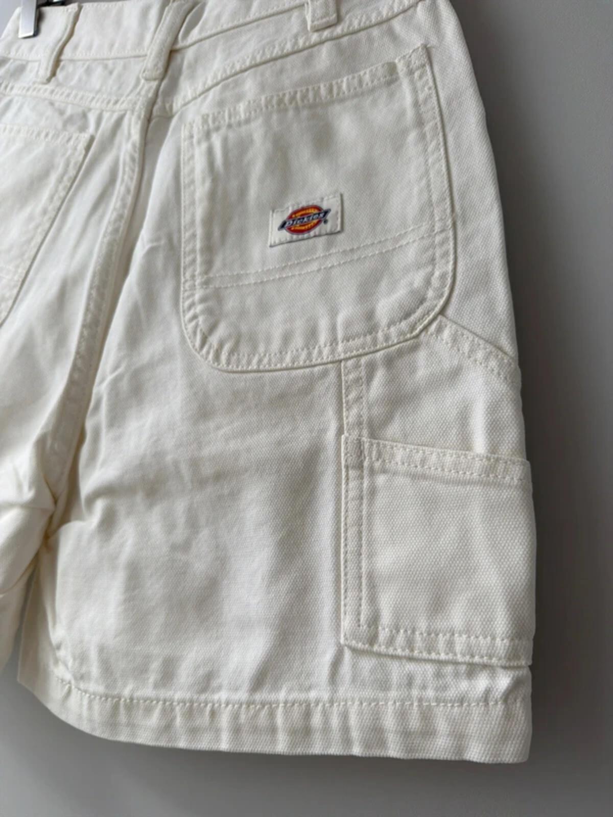 Women’s Dickies Duck Baggy Fit Cargo Shorts In Beige - W28 - 3373