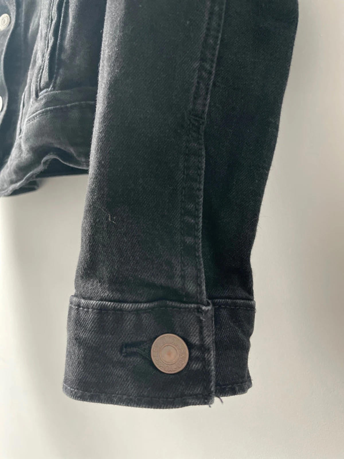 Women’s Levi’s Premium Denim Trucker Jacket In Black Wash - Small - 2463