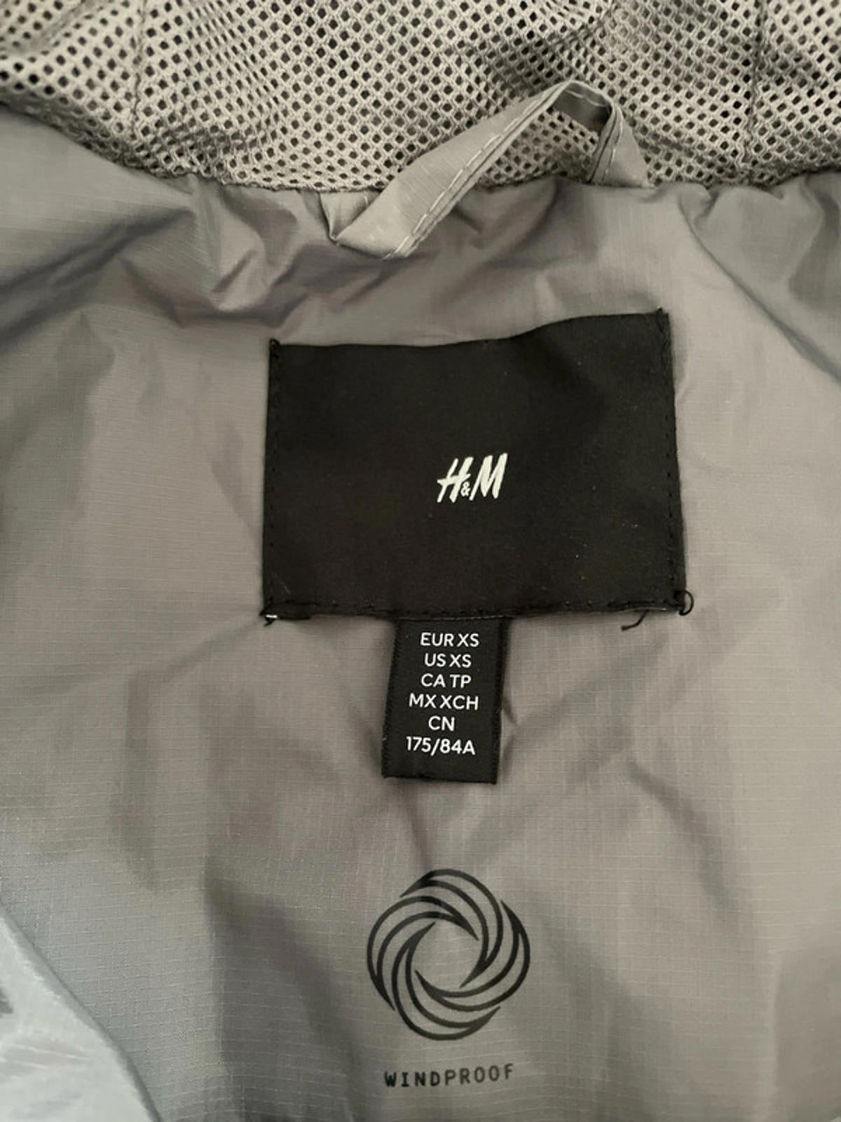 Men’s H&M Oversized Fit Windbreaker Hooded Jacket In Grey - XSmall - 2442