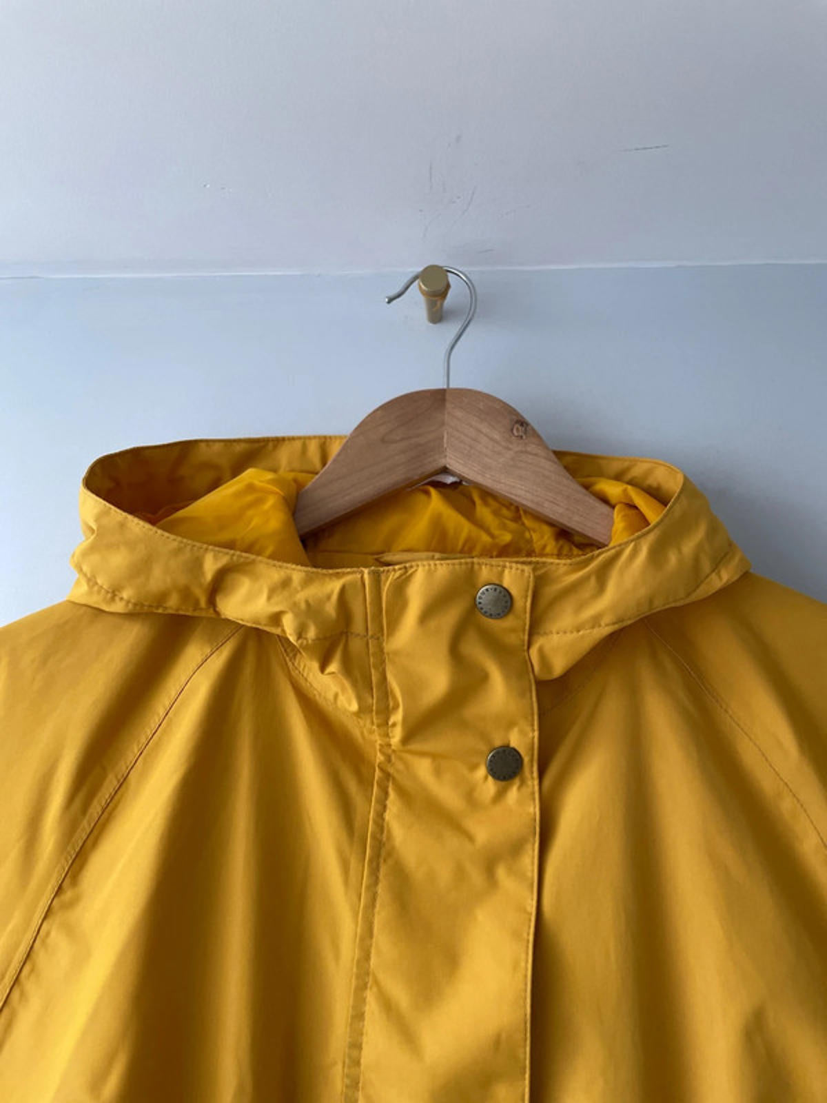 Women’s Barbour Premium Waterproof & Breathable Raincoat in Yellow - UK10 - 2086