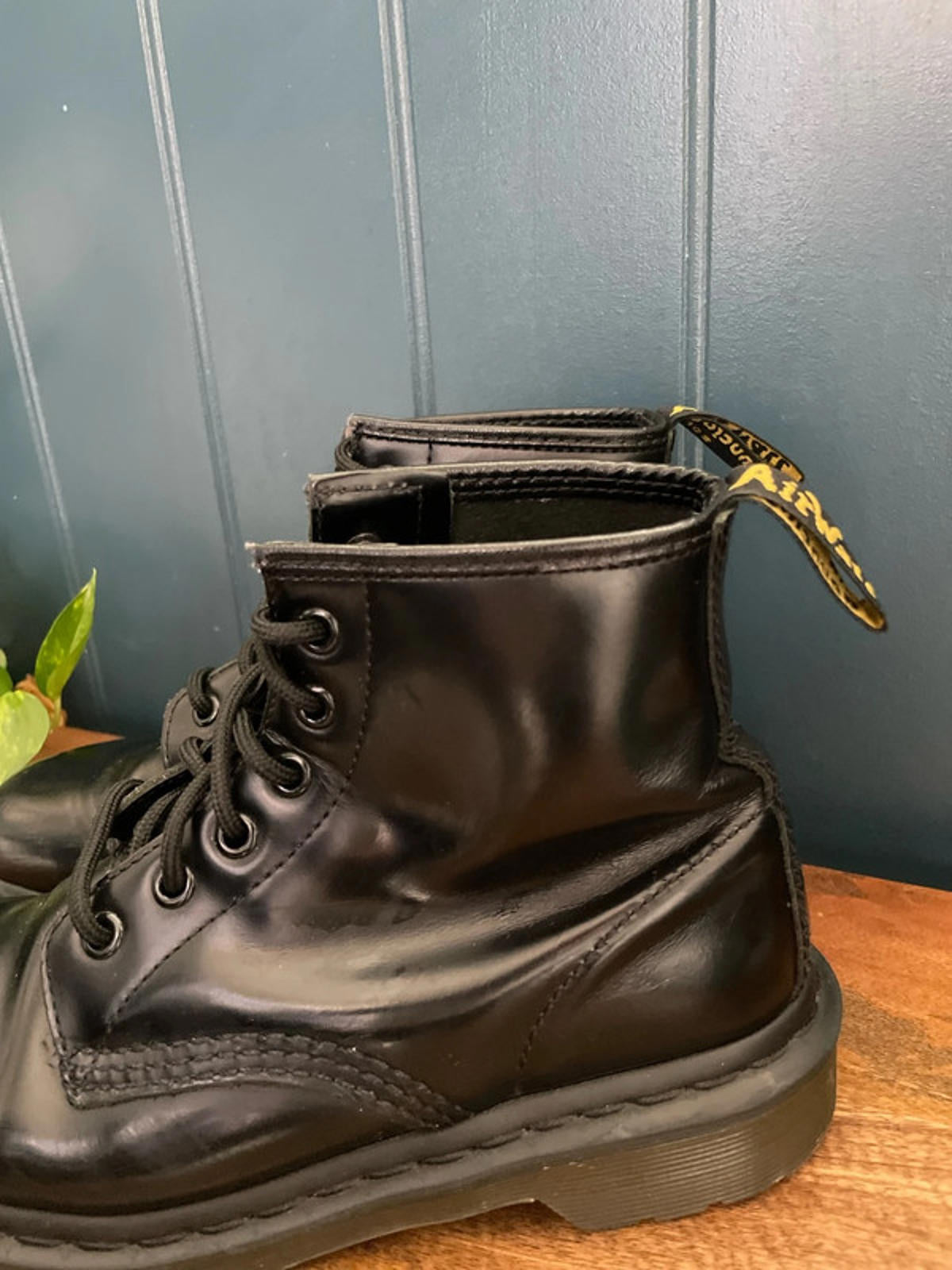 Women’s Dr Martens 101 Premium Leather Lace Up Boots In Black - UK4 - 2160